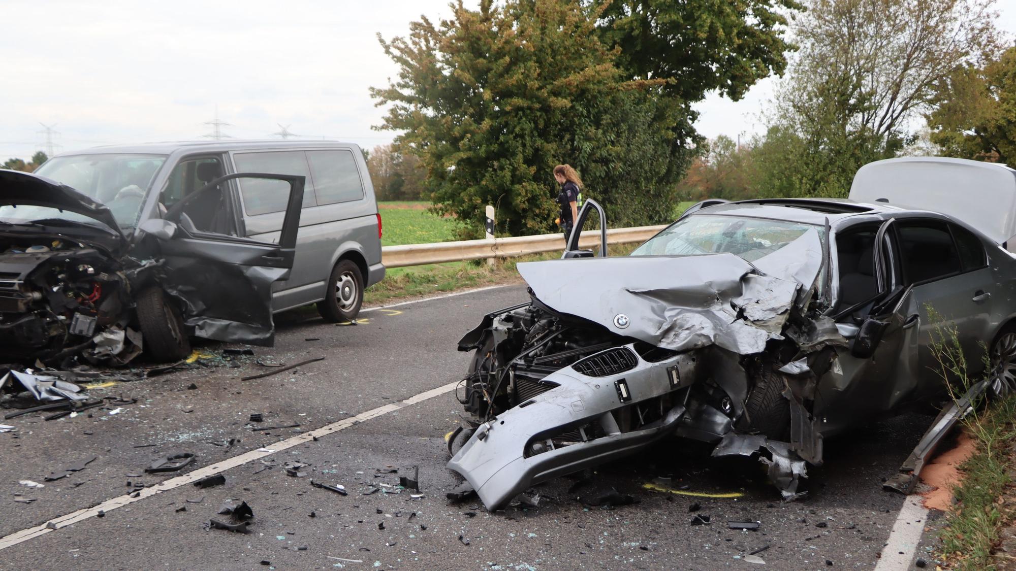 Zwei Fahrzeuge waren bei dem Unfall in Sechtem zusammengestoßen.