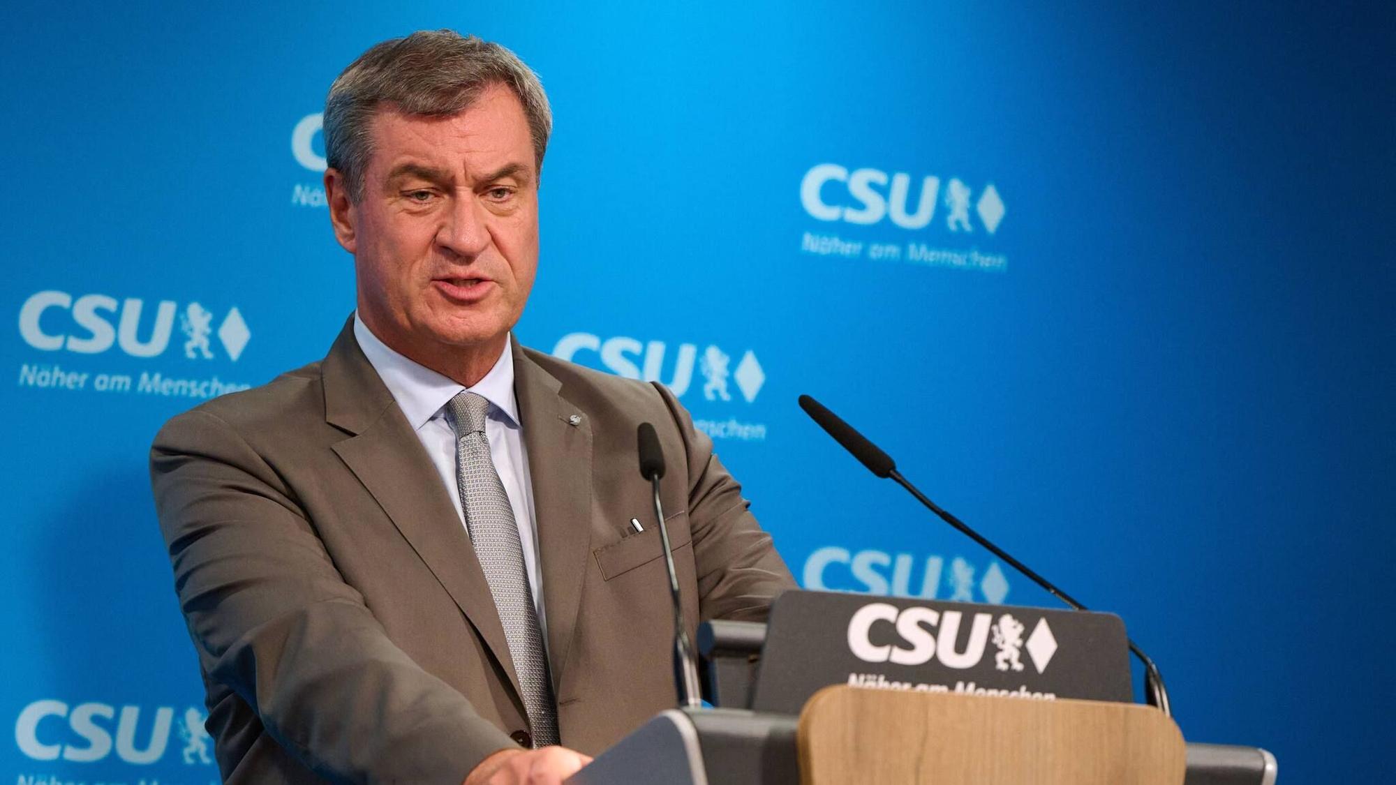 Bayerns Ministerpräsident Markus Söder (CSU) gibt zum Auftakt der Klausurtagung des CSU-Parteivorstands in der CSU-Landesleitung ein Pressestatement.