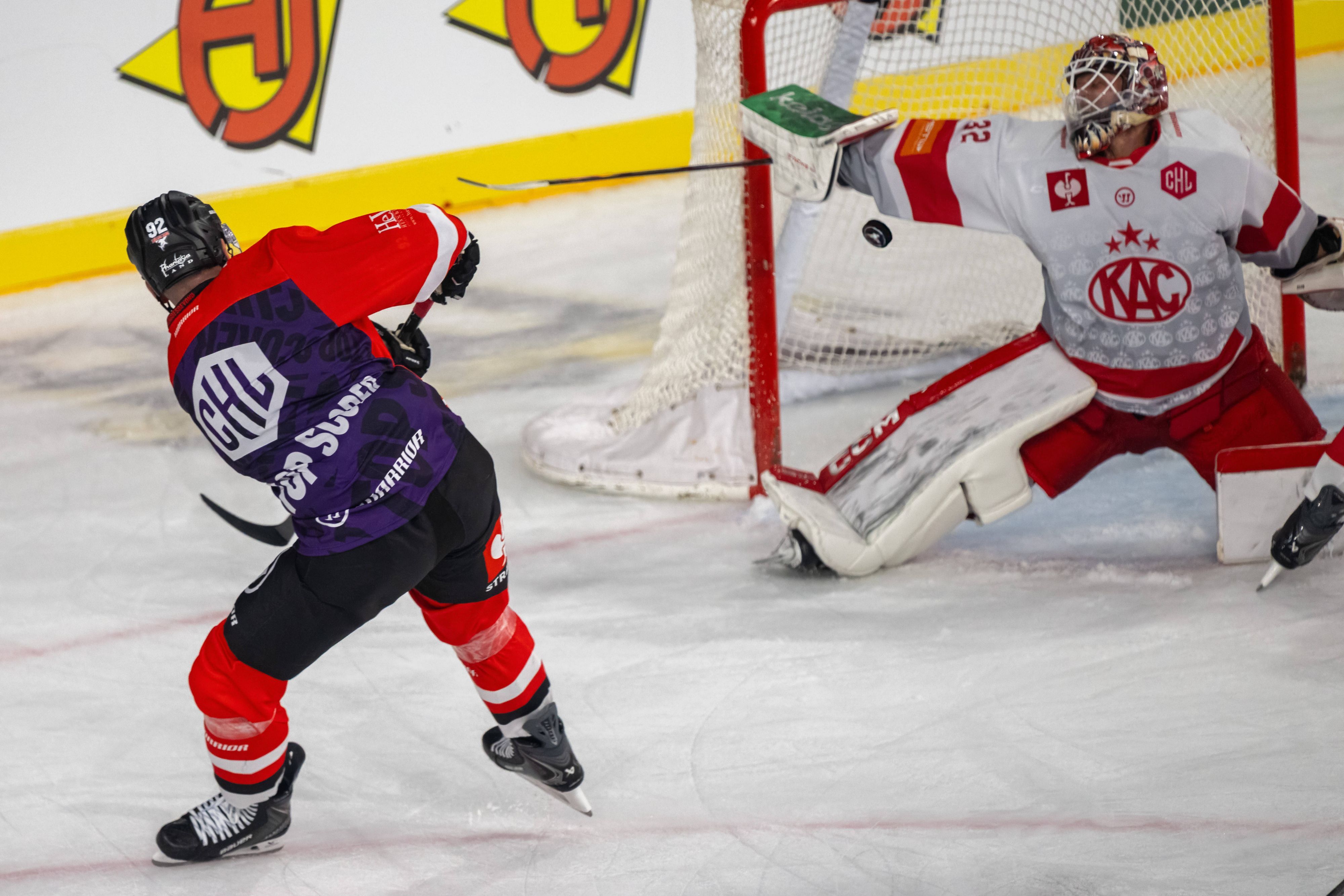 Marco Noebels Koelner Haie, 92 erzielt das Tor zum 3:2. Koelner Haie vs. EC KAC, Eishockey, CHL, 04. Spieltag, Saison 2026/2027, 12.09.2026 Koelner Haie vs. EC KAC, Eishockey, CHL, 04. Spieltag, Saison 2026/2027, 12.09.2026 Krefeld *** Marco Noebel s Kölner Haie, No. 92, scores the goal to make it 32 in the Kölner Haie vs. EC KAC game, ice hockey, CHL, Matchday 4, 20262027 season, September 12, 2026, Cologne Sharks vs. EC KAC, Ice Hockey, CHL, Matchday 4, 20262027 Season, September 12, 2026, Krefeld Copyright: xEibner-Pressefoto/ThomasxHaeslerx EP_THR