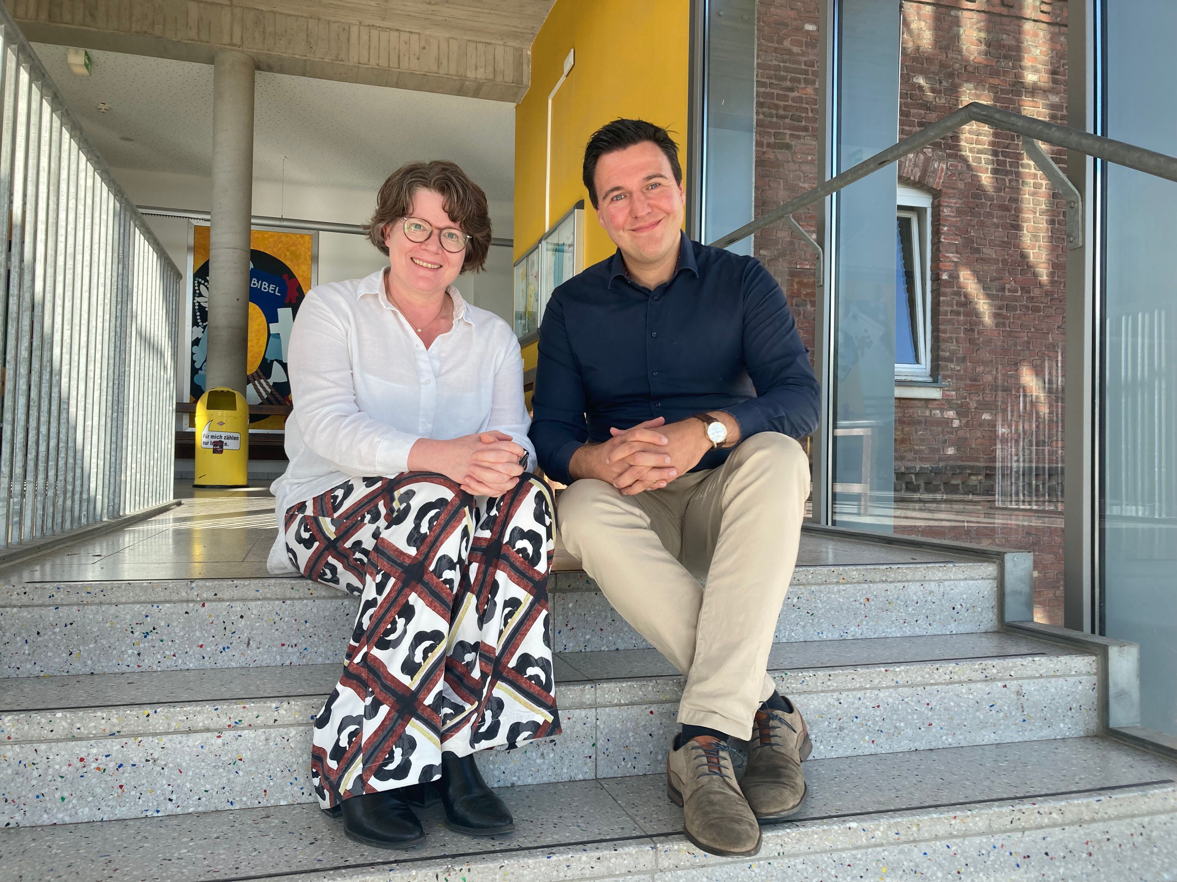 Schulleiterin Annette Schäfer und Lehrer Frank Kirchhoff in der Marienschule
