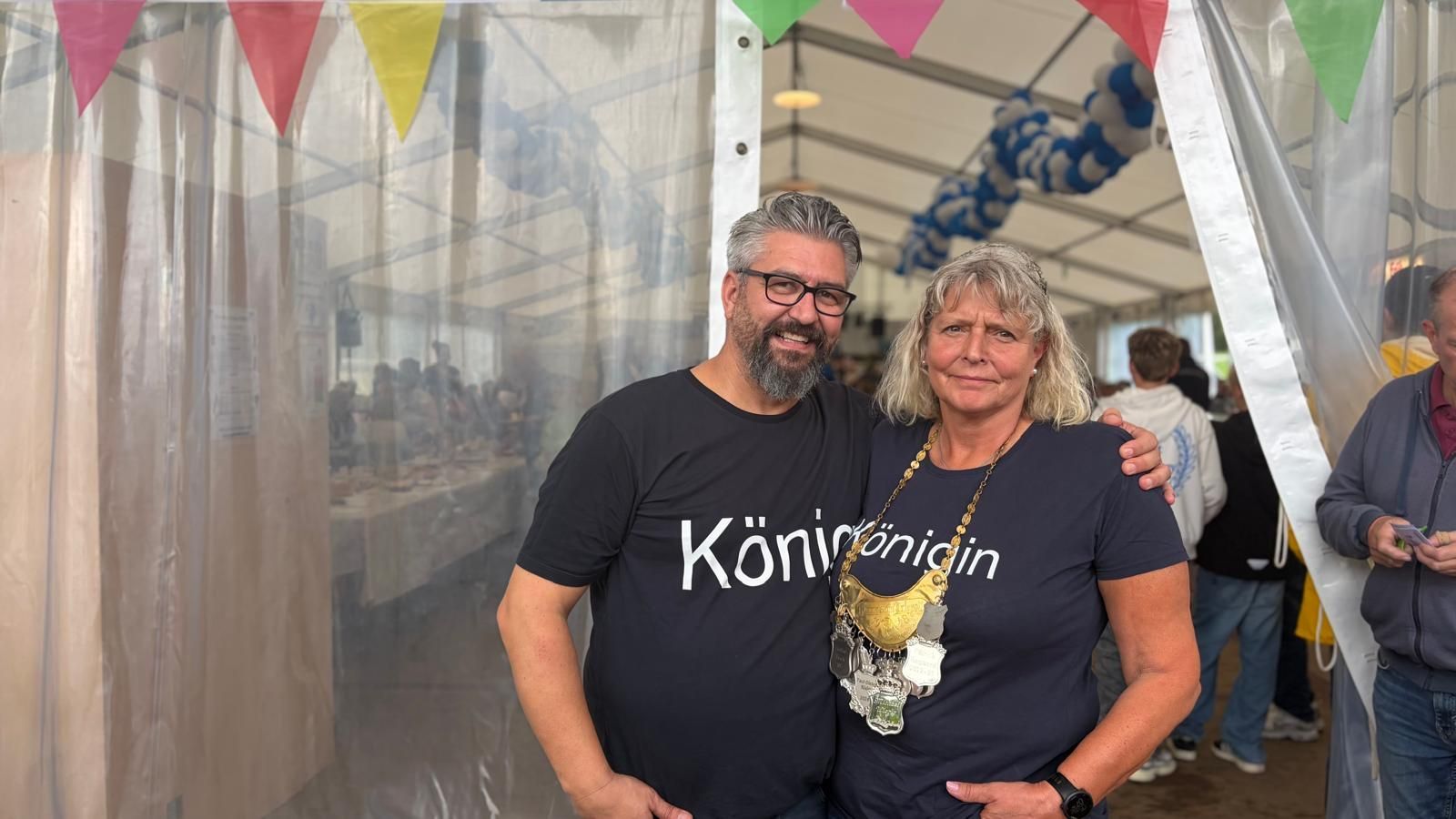 Serkan Yilmaz und Petra Nowak sind das neue Königspaar der Edelrather Kirmes.