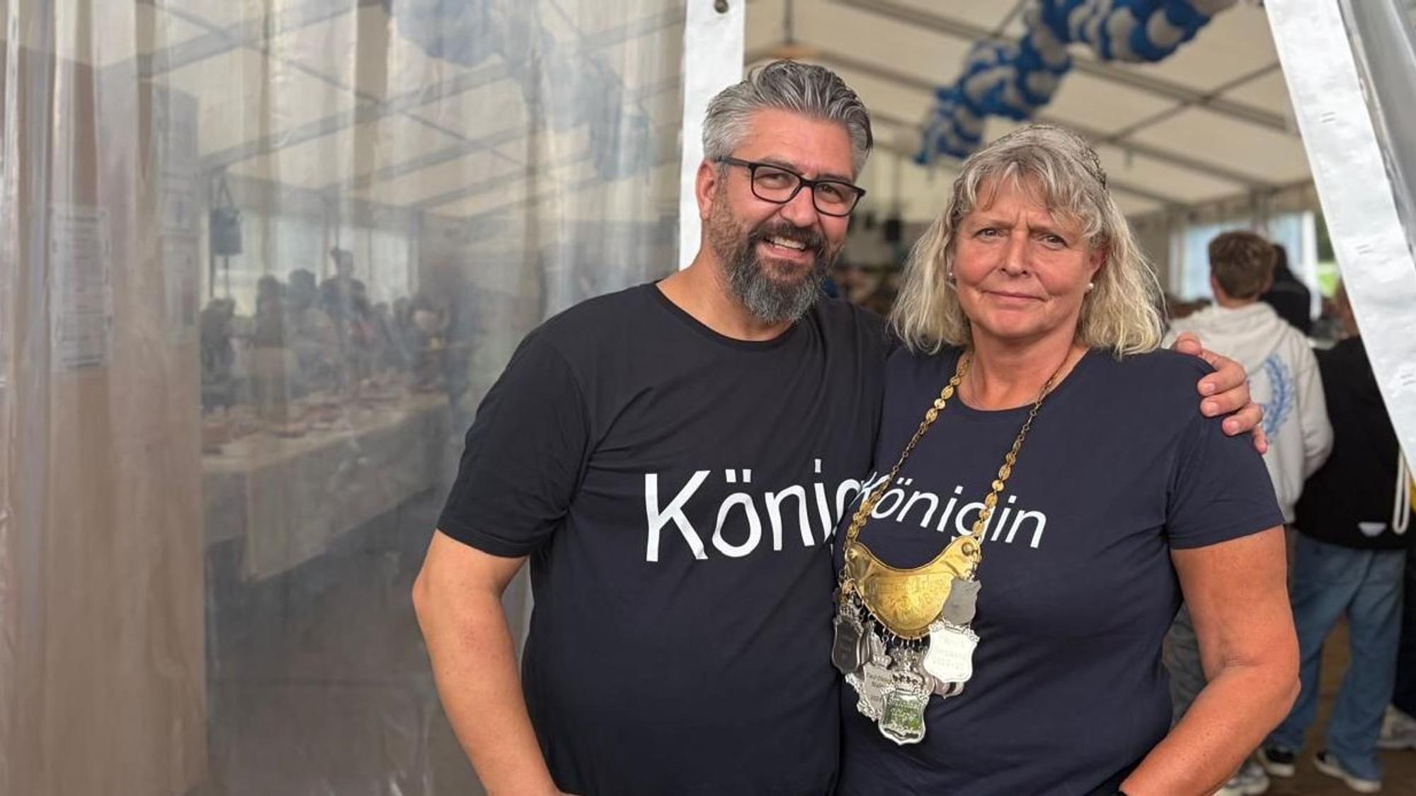 Serkan Yilmaz und Petra Nowak sind das neue Königspaar der Edelrather Kirmes.