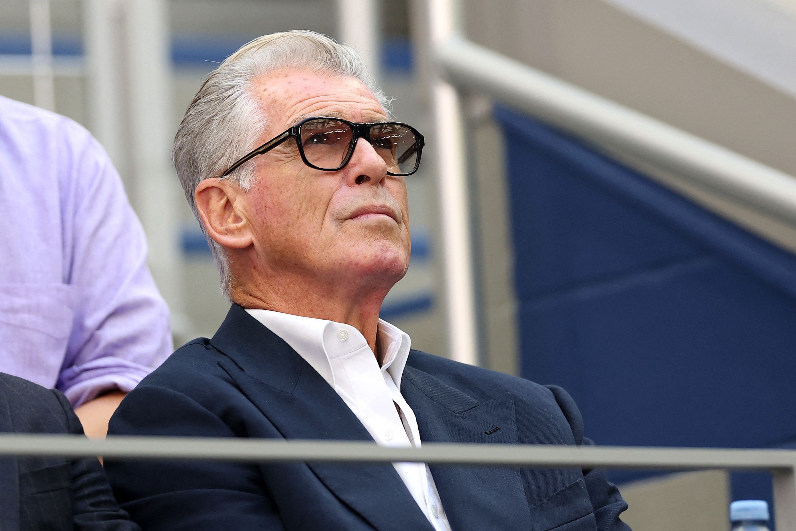 Pierce Brosnan gehörte zu den vielen Stars, die sich das US Open Herrenfinale in New York angeschaut haben.