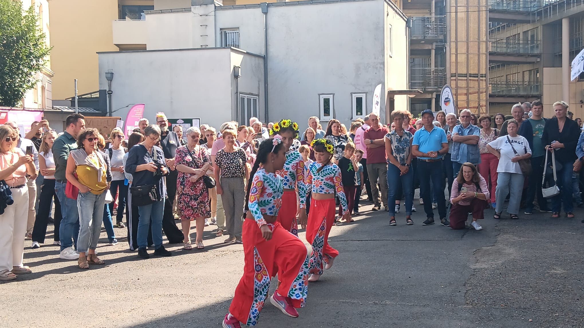 Mehrere Tanzgruppen und Chöre waren im Programm beim Demokratiefest vertreten.