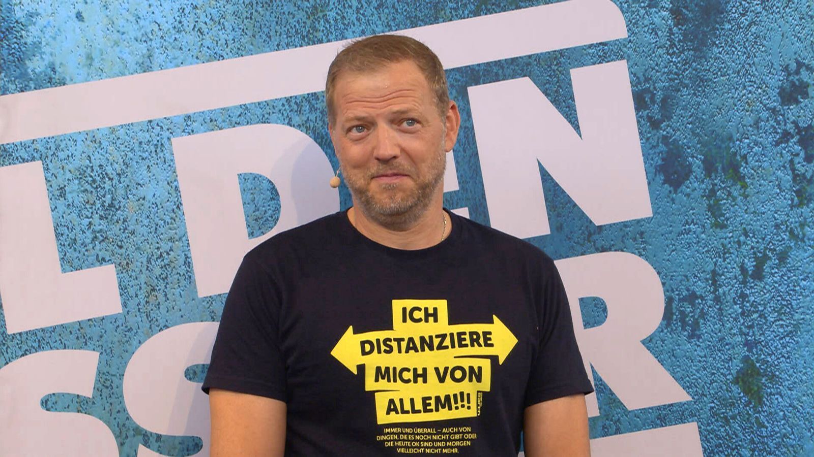 Aber an der Umsetzung hapert's. Barth verliert sowohl den Impro-Gang als auch die Vorspeise deutlich. Nach zwei Gängen steht's schon 17:33 gegen Barth. (Bild: RTL)