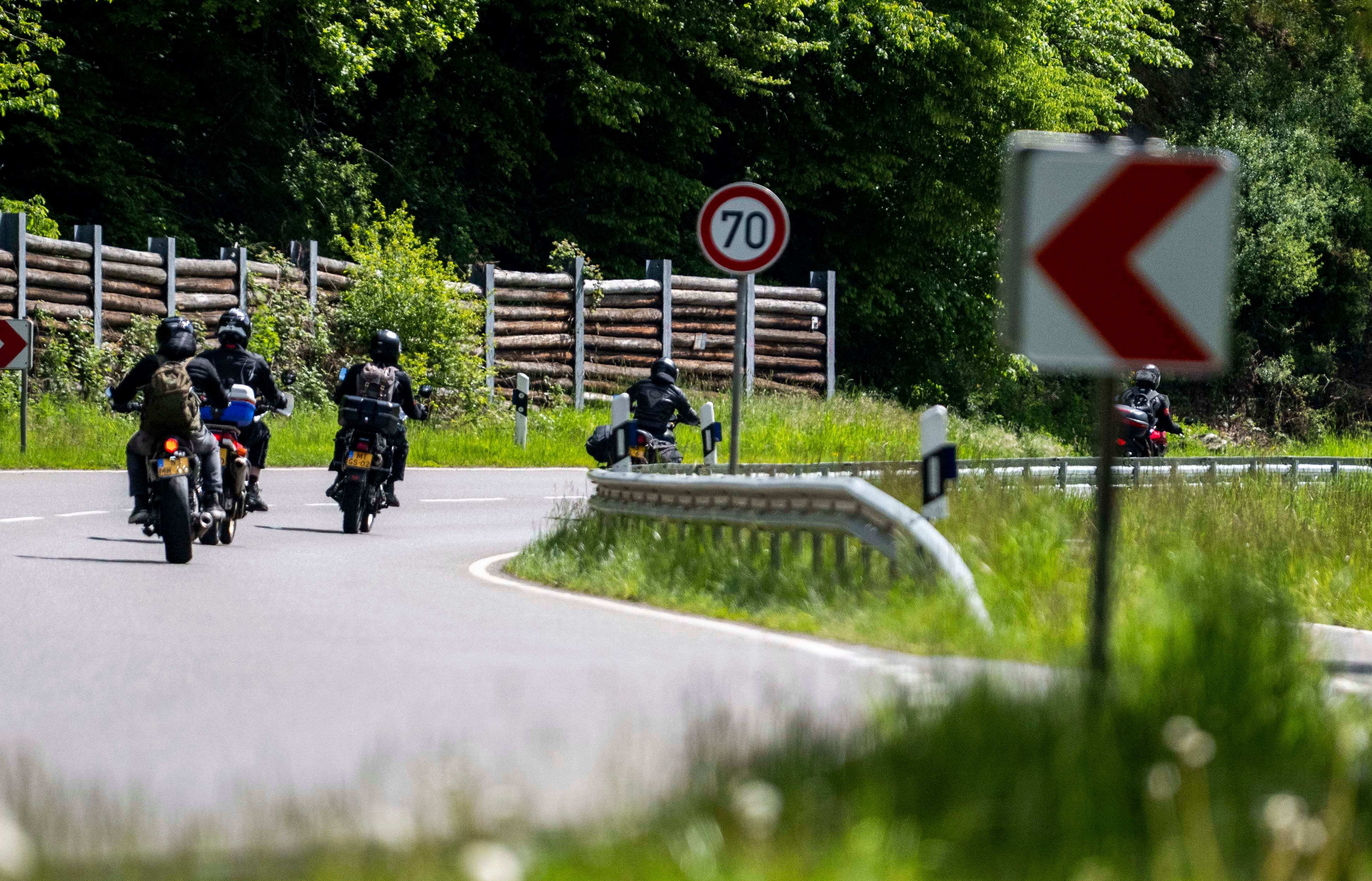 In der Eifel sind viele Motorradfahrer unterwegs. (Archivfoto)