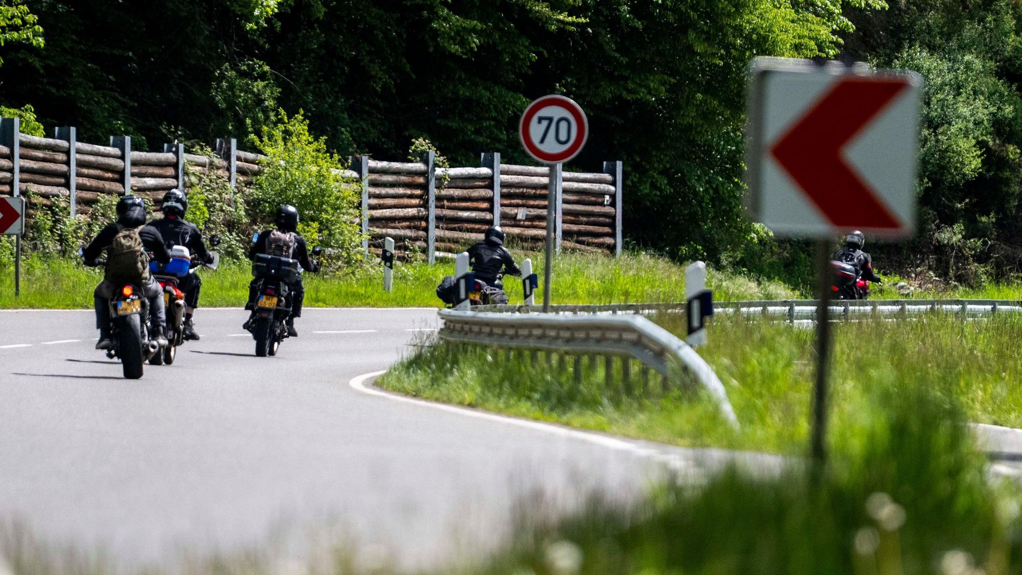 In der Eifel sind viele Motorradfahrer unterwegs. (Archivfoto)