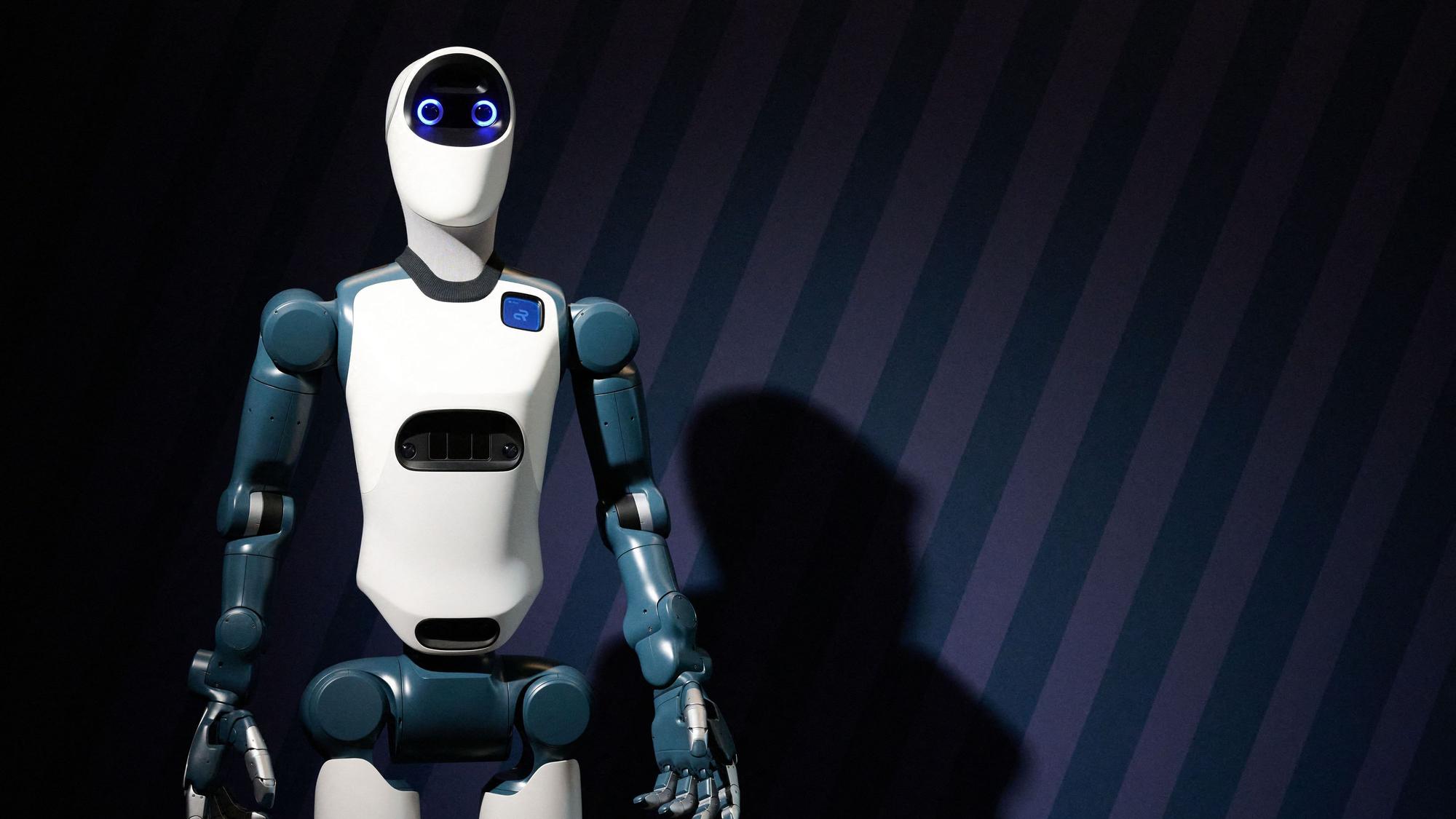 Der humanoiden Roboter „Agile ONE“ ist bei einem Pressetermin in der Firmenzentrale von Agile Robots zu sehen.
