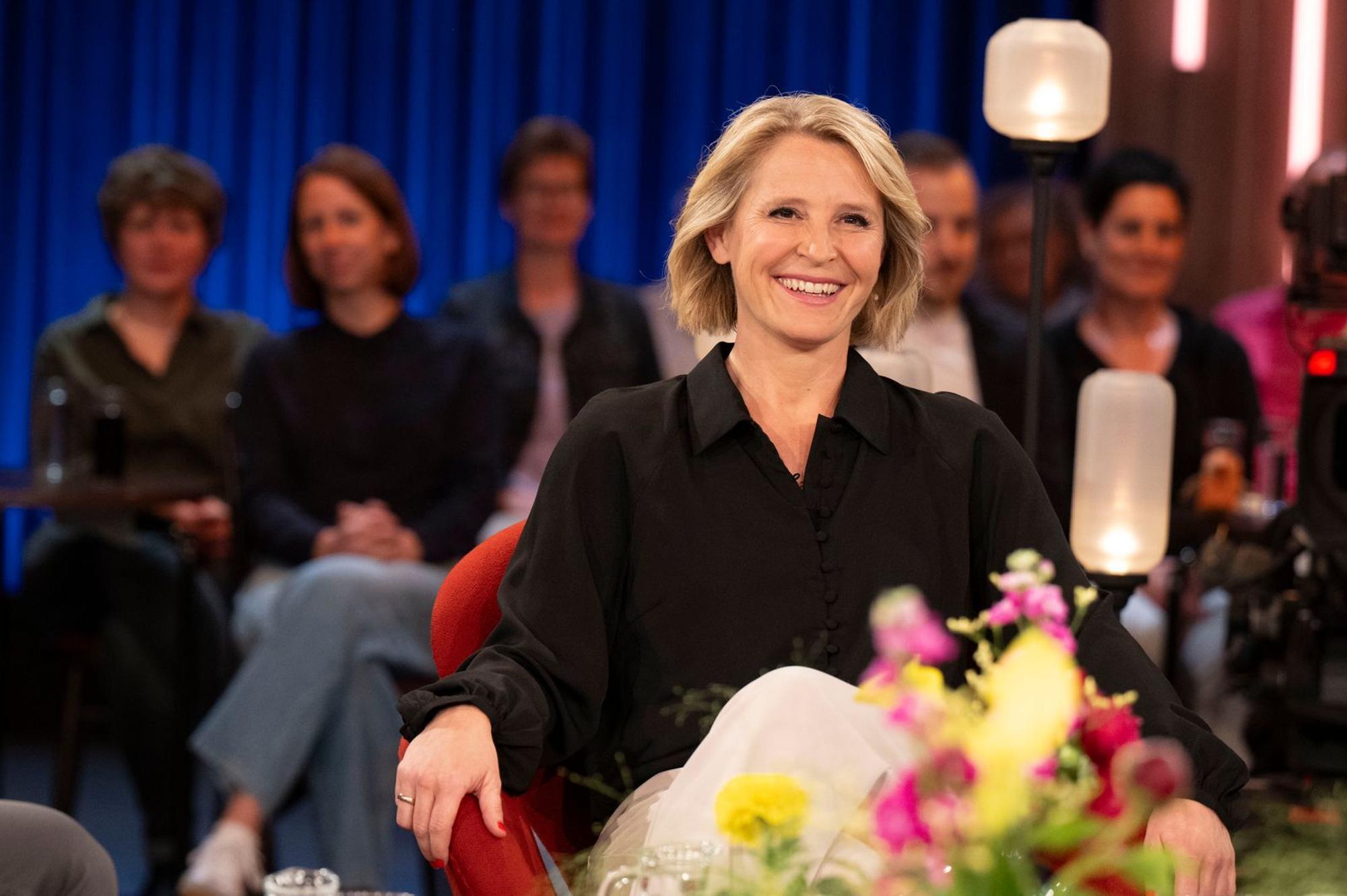 Susan Link, 49-jährige Moderatorin vom „Kölner Treff“, zog im Teenageralter kurz nach der Wende aus dem ländlichen Thüringen nach Nordrhein-Westfalen. Seit 2017 arbeitet sie im Moderationsteam der Kultsendung. (Bild: WDR/Melanie Grande)