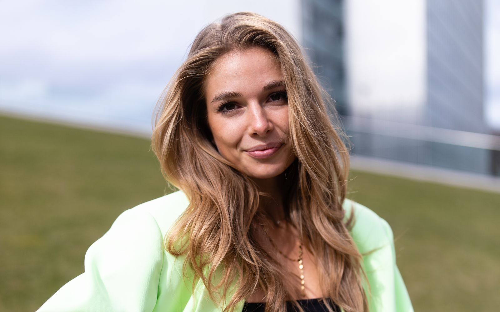 Lola Weippert hat im Podcast „Schön laut“ ihre Theorie zu ihrem Ex-Freund verraten. (Bild: 2022 Getty Images/Joshua Sammer)