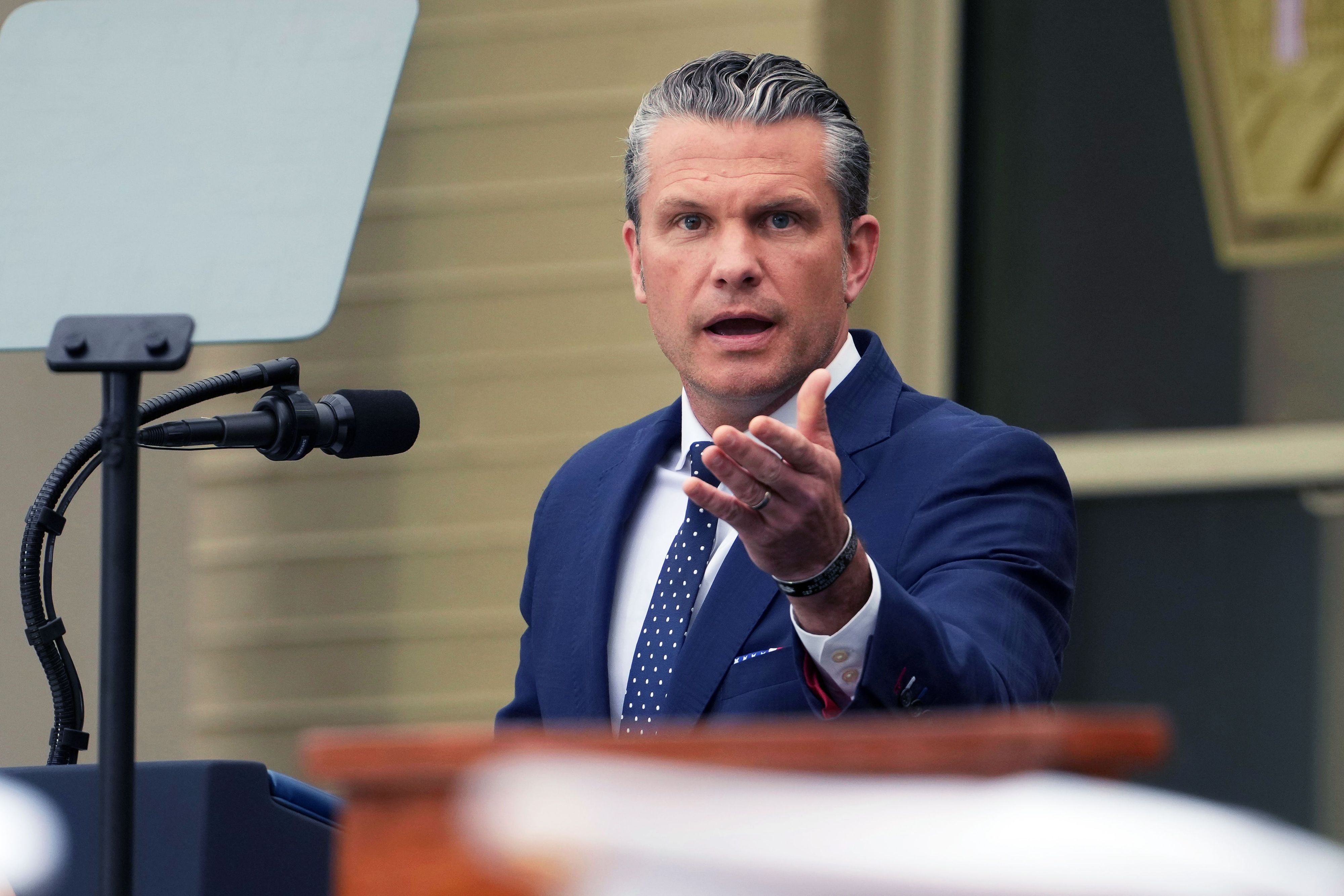 US-Verteidigungsminister Pete Hegseth spricht im Pentagon. Jetzt ist klar, dass der Iran-Krieg eine Lücke in den Munitionsvorräten der USA verursacht hat.