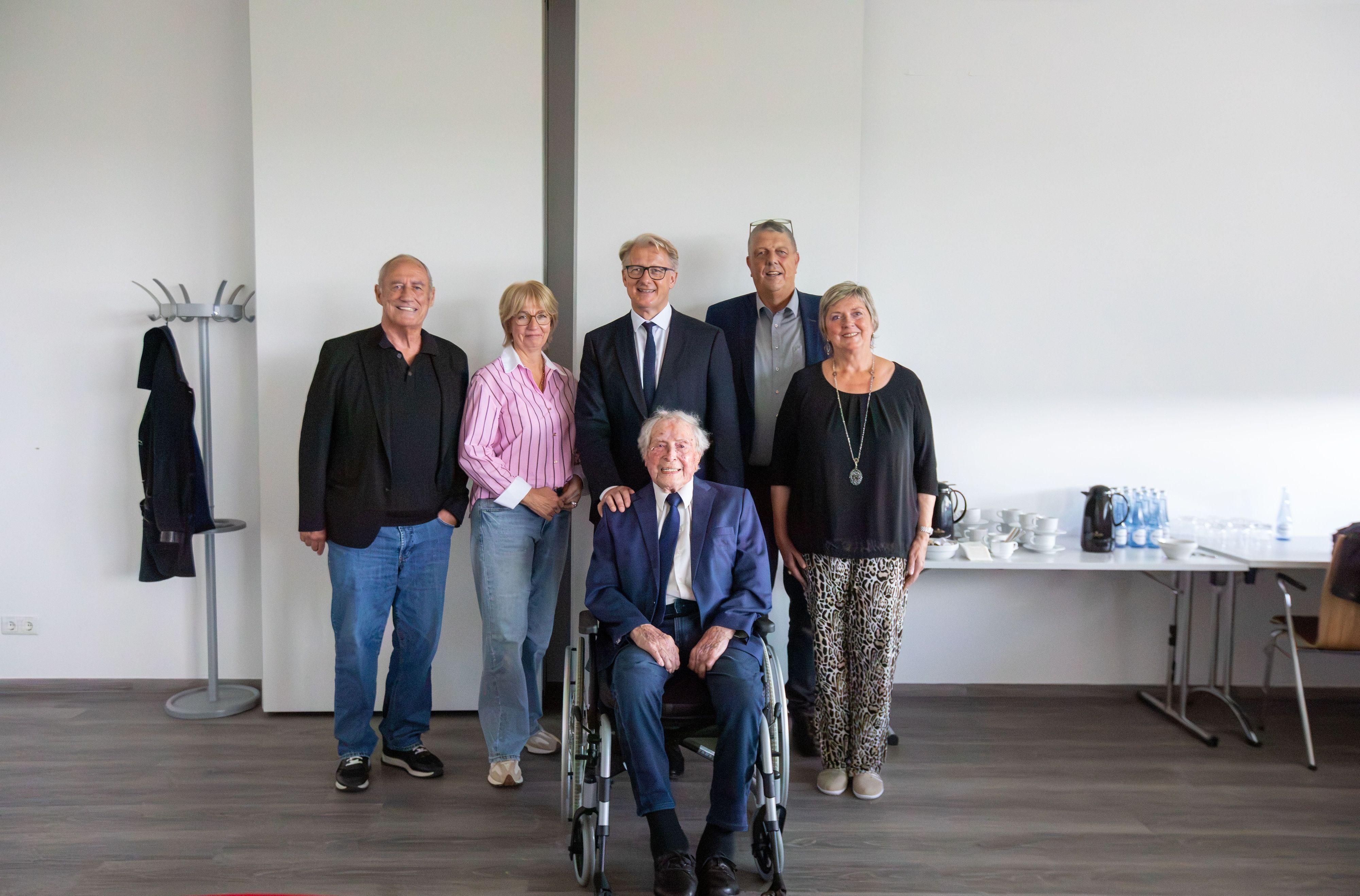 Freuen sich auf den Herz- und Gefäßtag im Gürzenich am 26. September: Detlef Langemann, Martina Esser,  Marc Horlitz,  Andreas Weigand,  Andrea Meilchen (v.l.) und Ludwig Sebus (vorne).