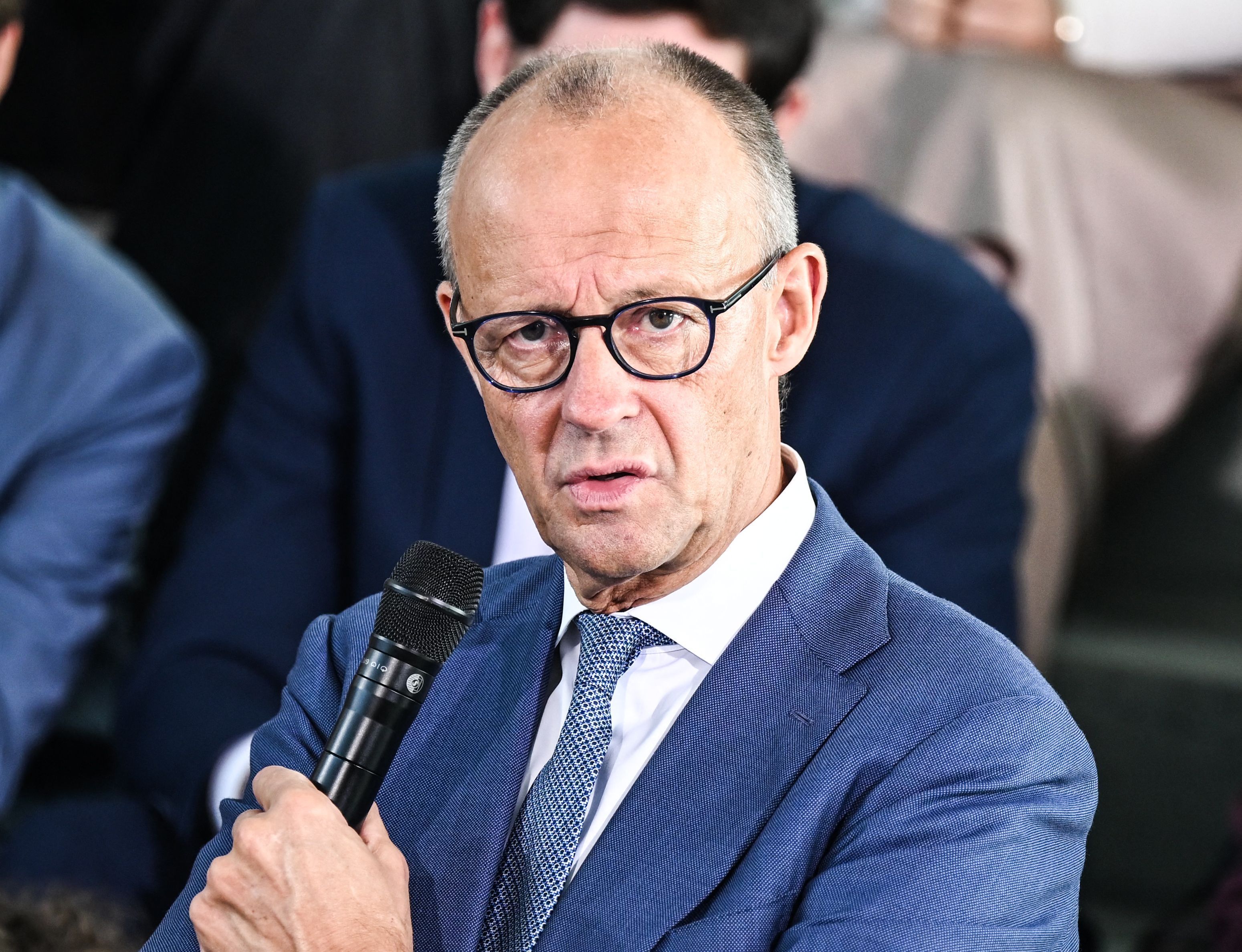 15.09.2026, Berlin: Bundeskanzler Friedrich Merz (CDU) spricht bei dem Empfang für die Preisträger des Bundeswettbewerbs „Jugend forscht“. Foto: Britta Pedersen/dpa +++ dpa-Bildfunk +++