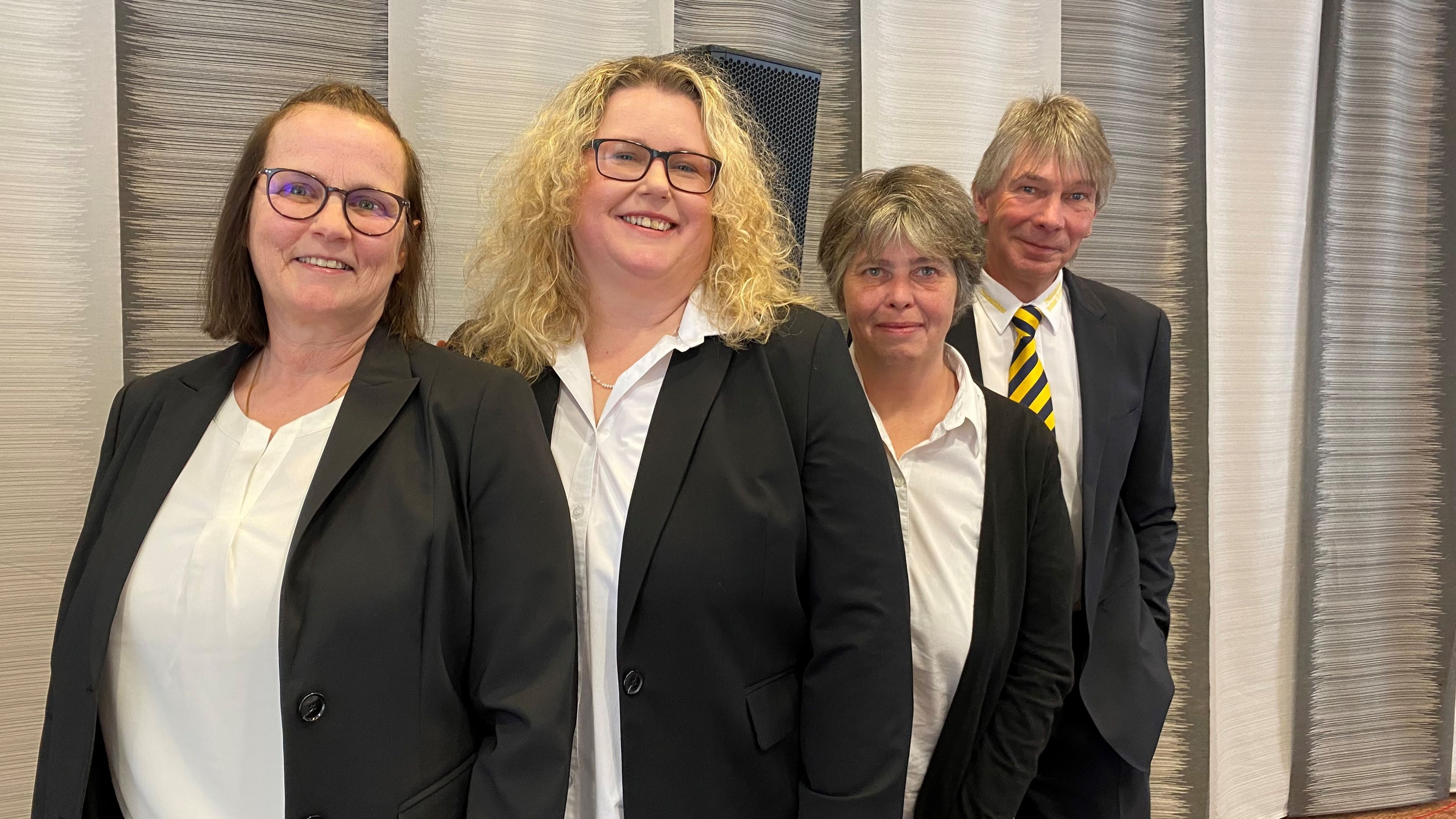 Zu sehen sind Kerstin Krips, Sonja Rohrbach, Kristina Spreinat und Wolfgang Fritz.