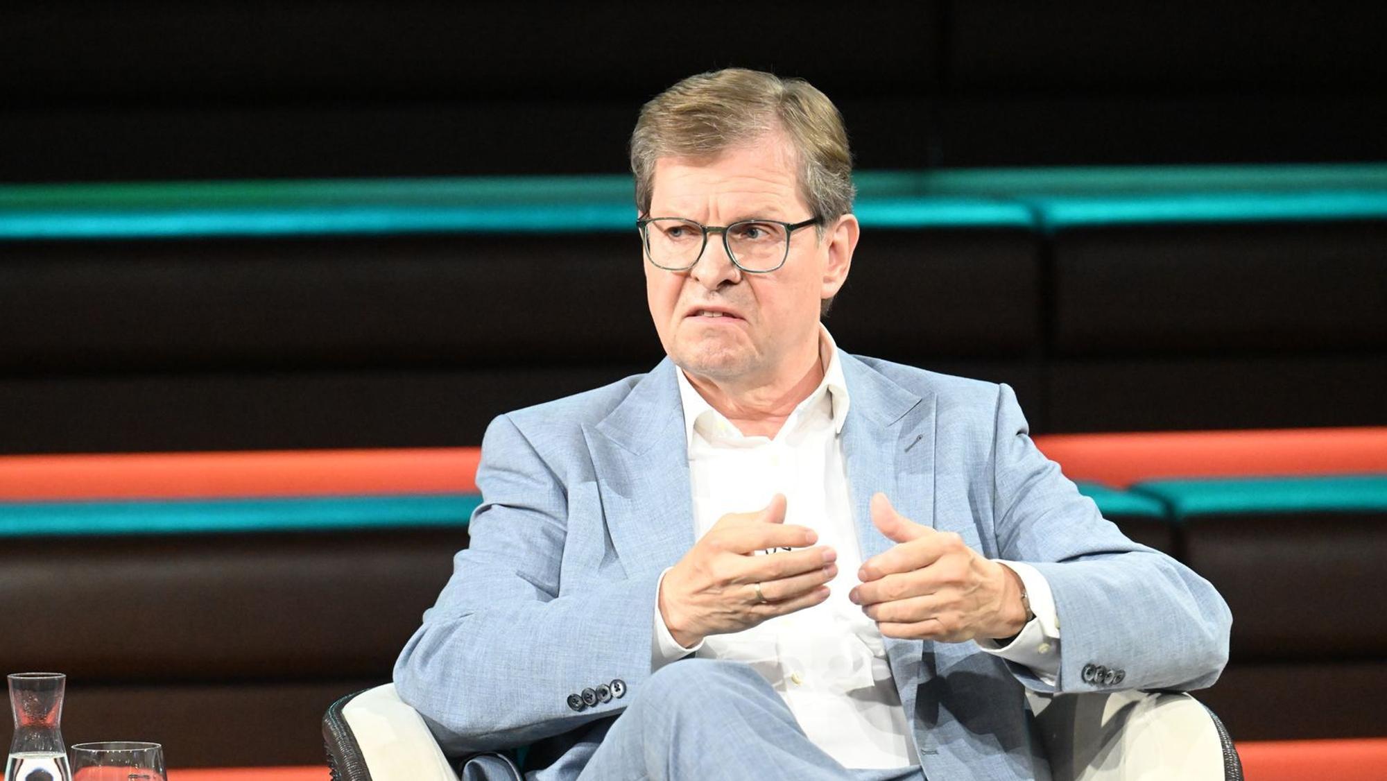 Eine Forderung von SPD-Politiker Ralf Stegner (Bild) konnte Markus Lanz so nicht stehen lassen. (Bild: ZDF / Cornelia Lehmann)