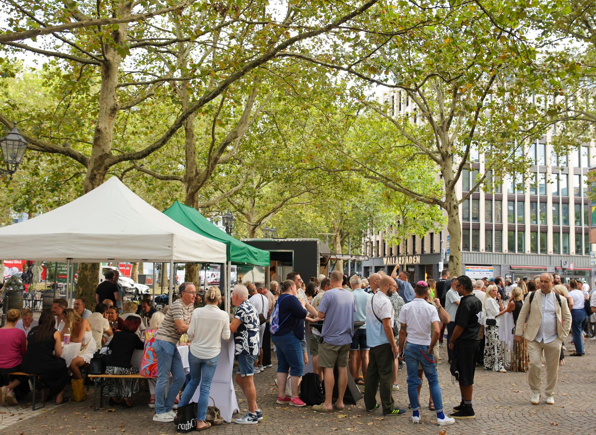 Der „Markt Treff“ auf dem Rudolfplatz Ende August. Der Markt muss seinen Betrieb einstellen.