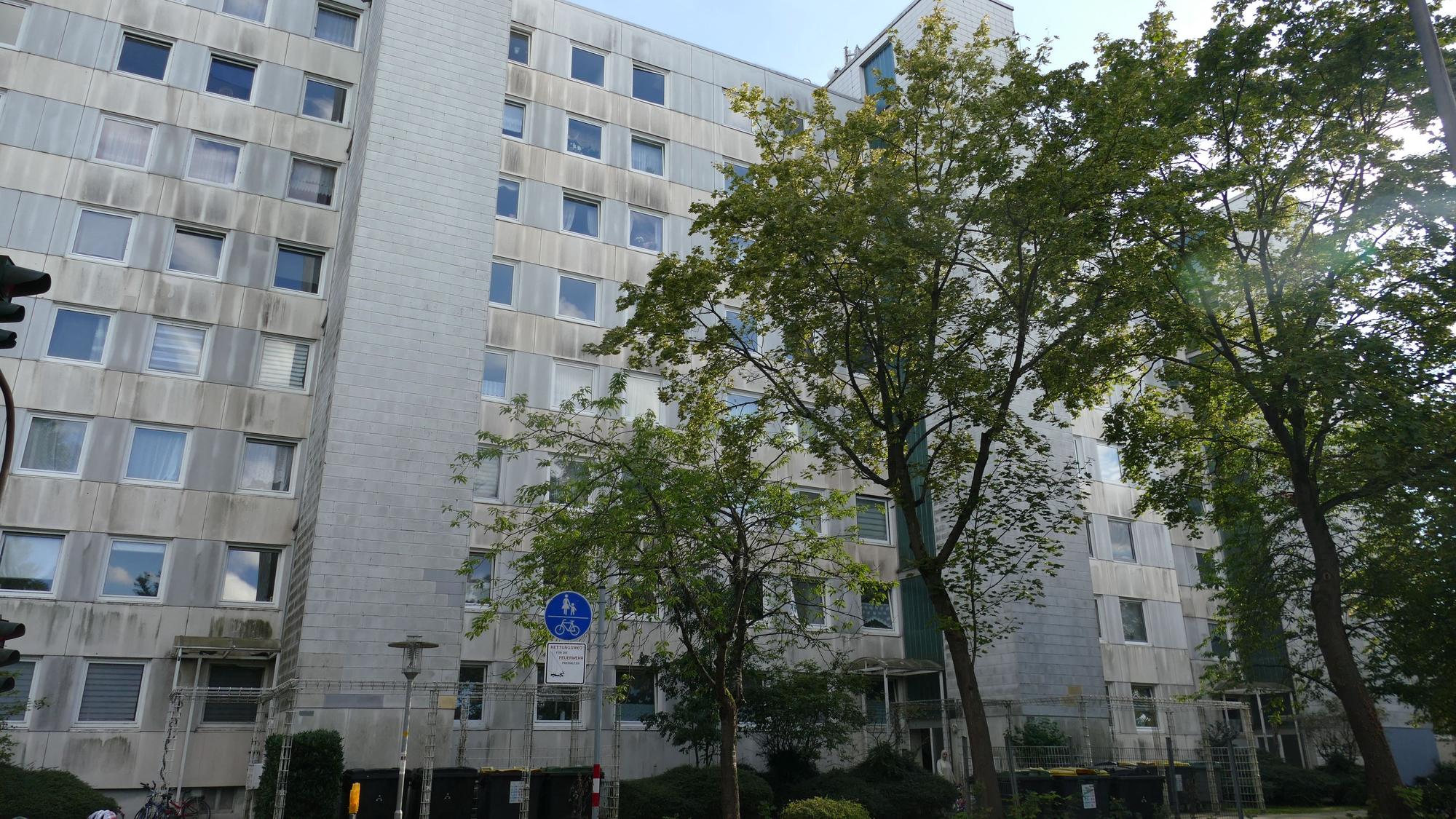 An dem Hochhauskomplex Adendorfer Straße gibt es schon seit Längerem strukturelle Probleme.