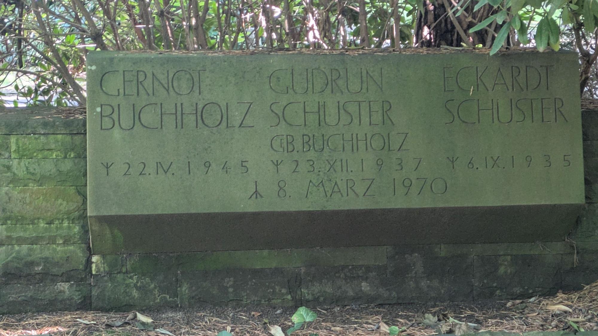 Ein Grabstein auf dem Friedhof Leichlingen