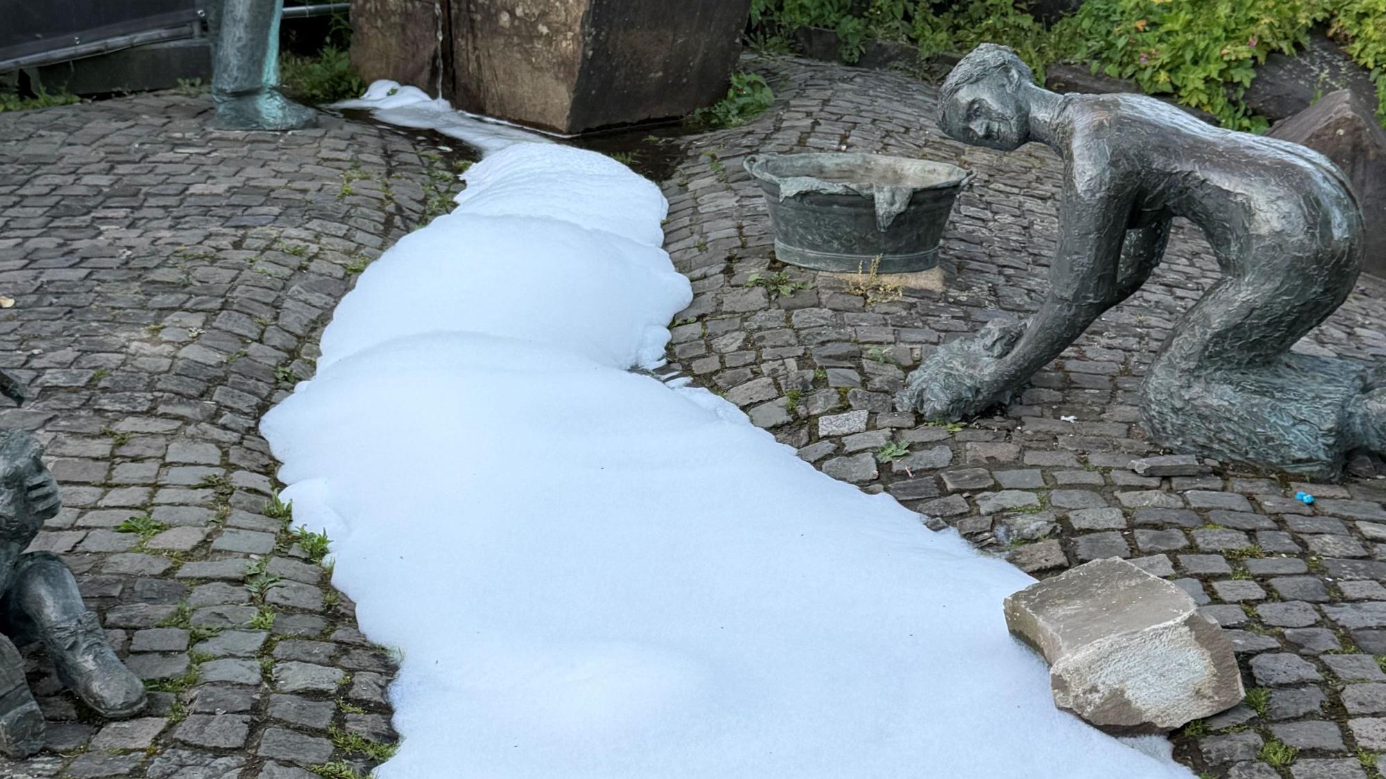 Der Steenkühlerbrunnen wurde immer beschädigt.