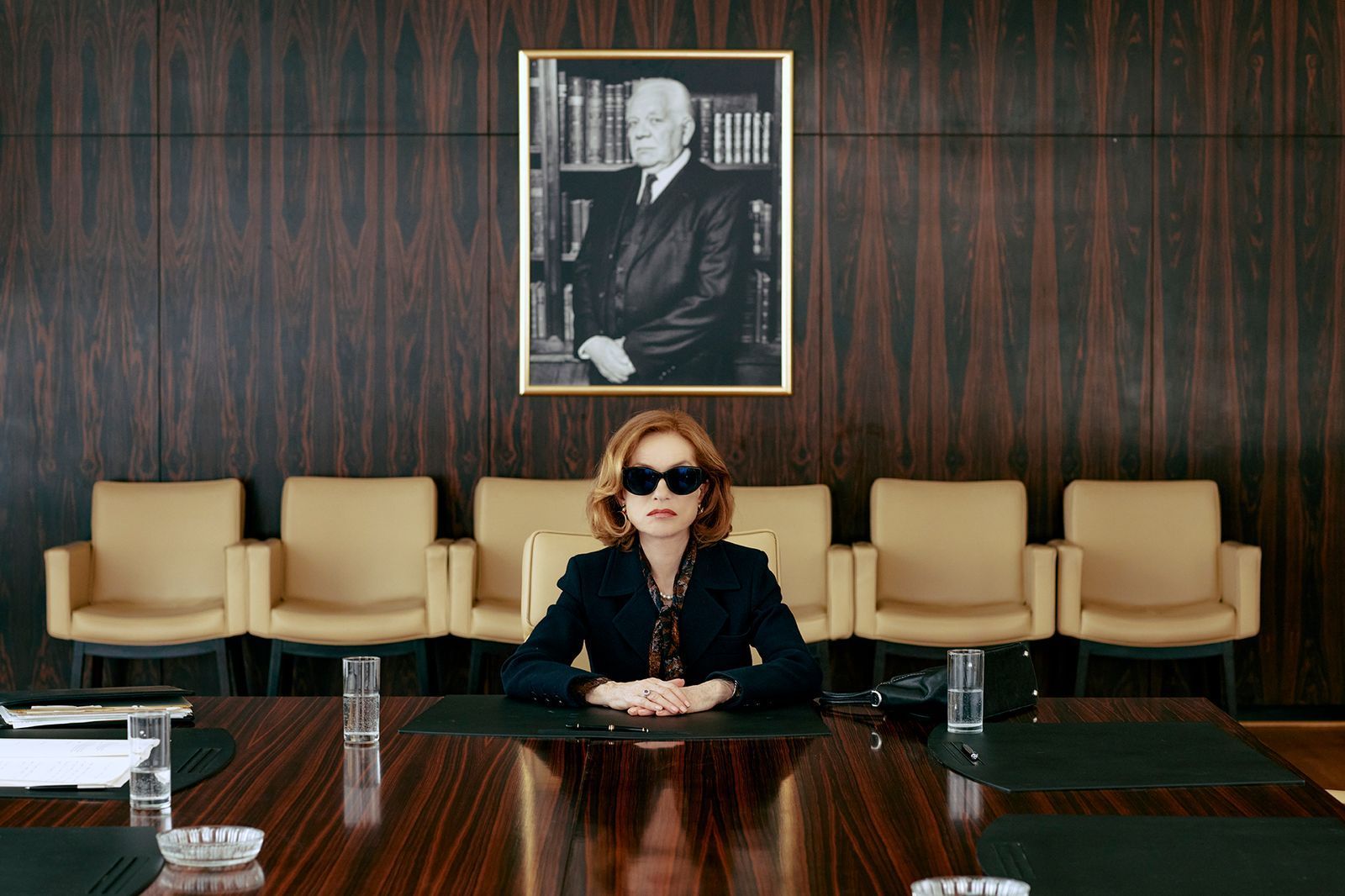 Marianne Farrère (Isabelle Huppert), Erbin eines Milliarden-Imperiums, kann sich alles leisten und nimmt sich, worauf sie Lust hat. (Bild: Plaion Pictures/Neue Visionen Filmverleih)