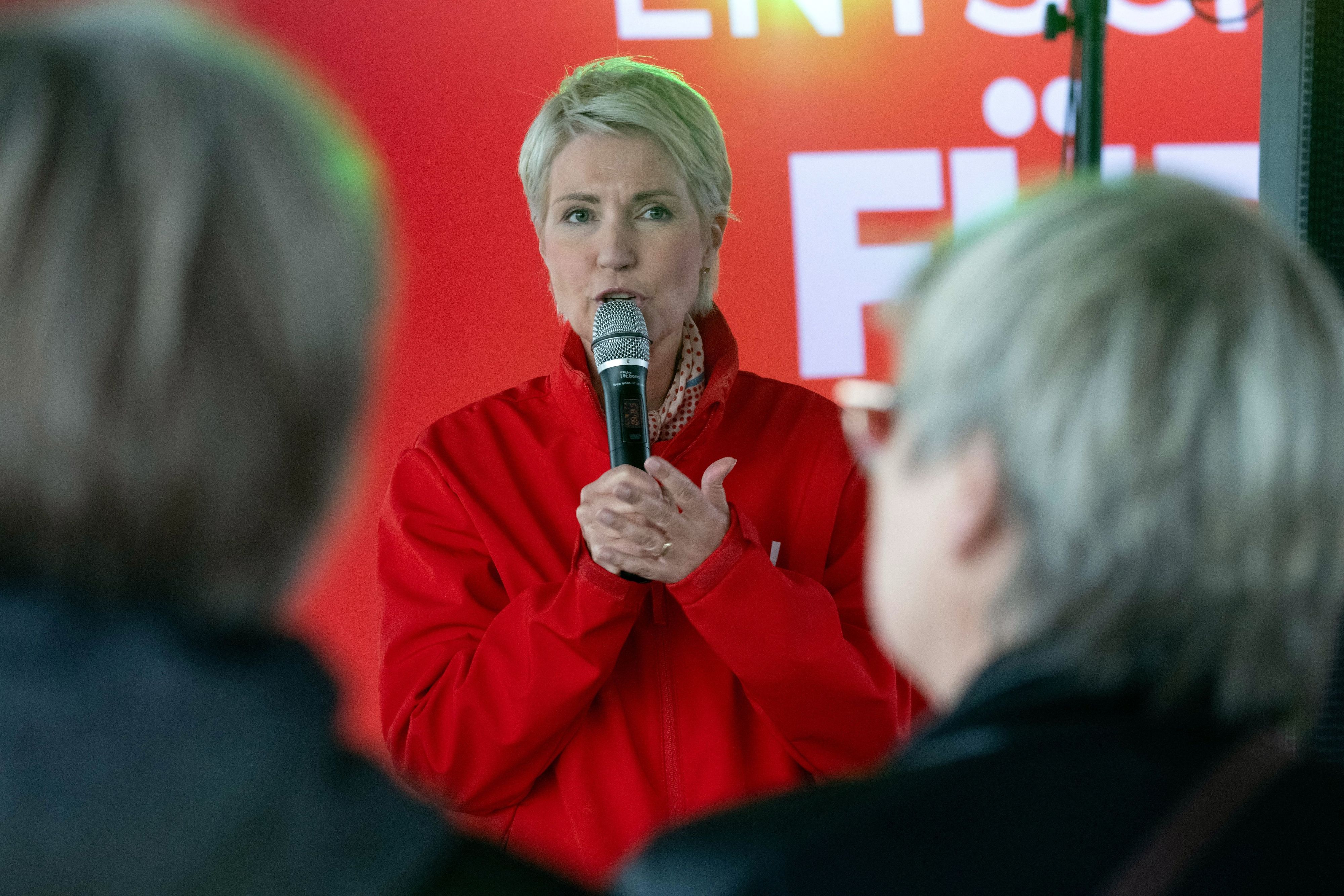 Manuela Schwesig (M, SPD), Ministerpräsidentin von Mecklenburg-Vorpommern und Spitzenkandidatin für die Landtagswahl, spricht bei einem Frauenabend im Rahmen des Wahlkampfes. In Mecklenburg-Vorpommern wird am 20.09.2026 ein neues Landesparlament gewählt.