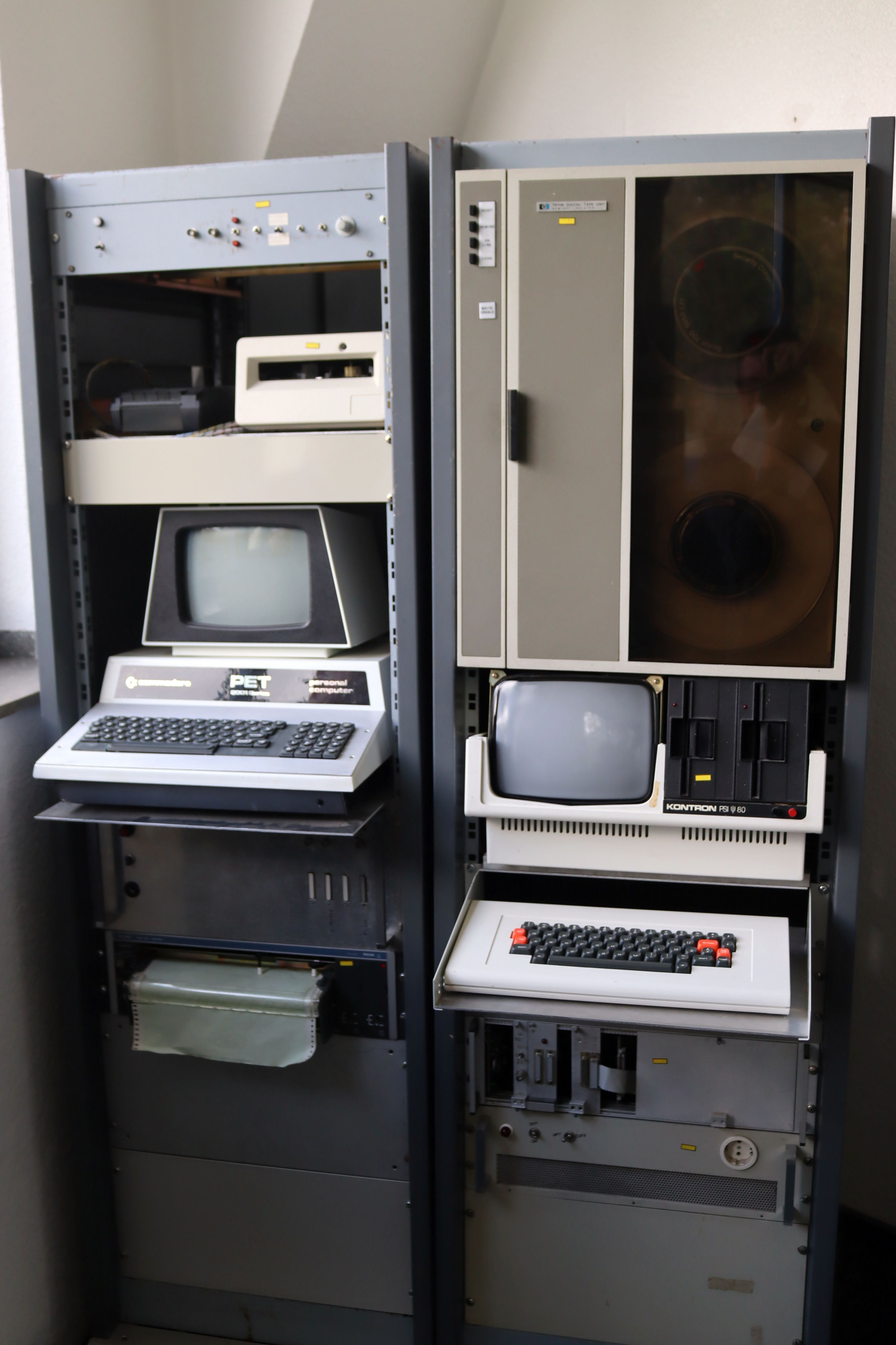 Alte Computer, unter anderem von der Firma Commodore, stehen im Astropeiler.
