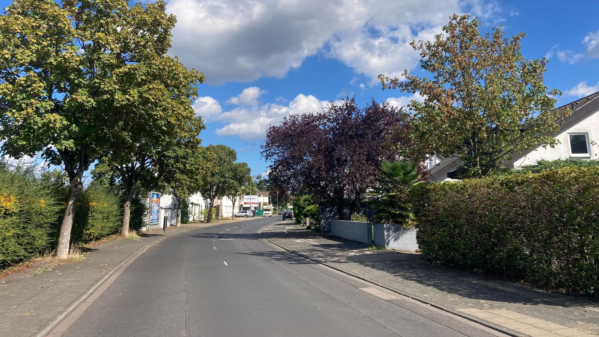 Gut einen halben Kilometer ist die Wesselinger Straße in Köln-Sürth lang.