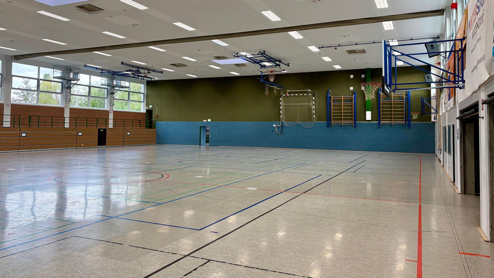 Blick in die Max-Siebold-Halle in Hilgen