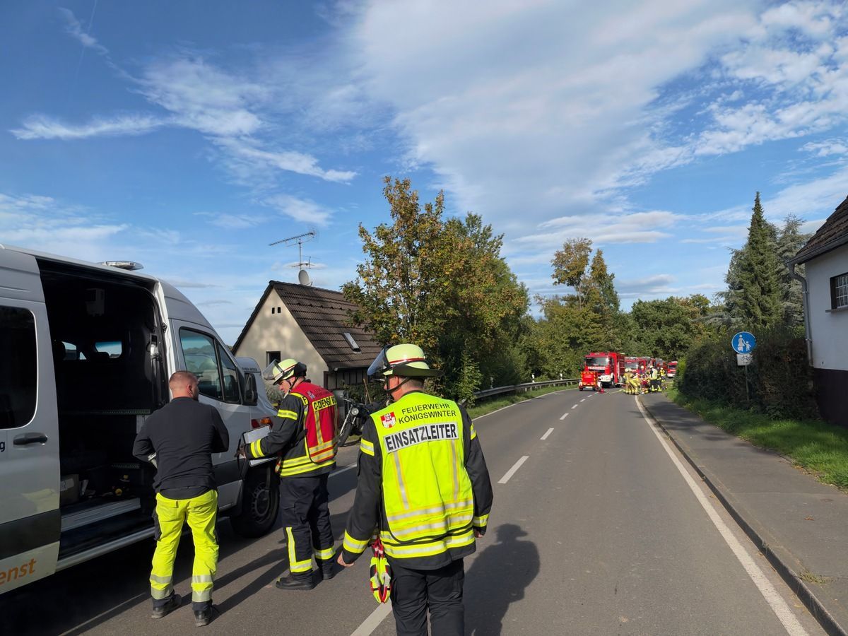 Die Feuerwehr ist im Einsatz, nachdem eine Gasleitung beschädigt wurde. (Symbolbild)