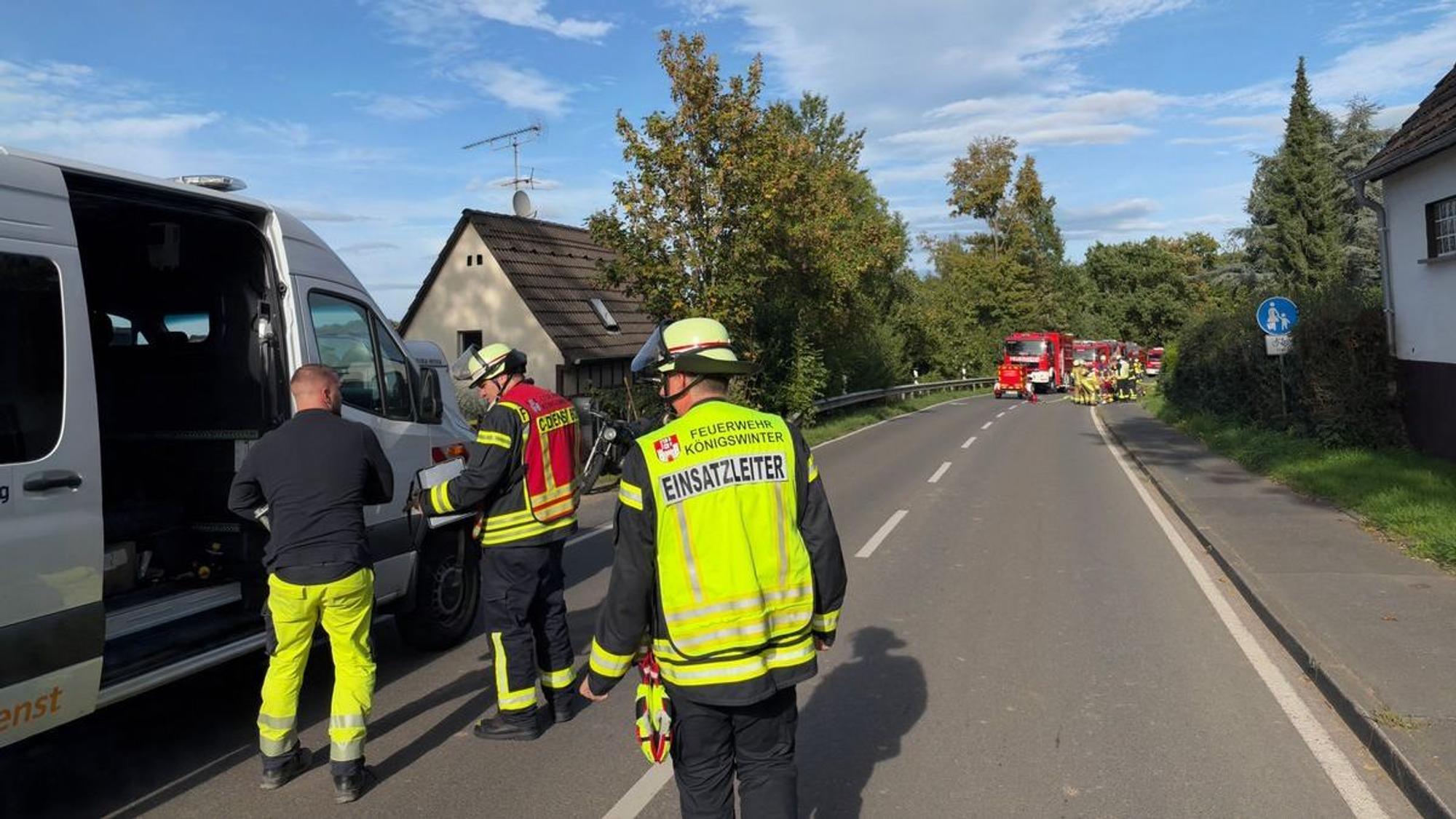 Die Feuerwehr ist im Einsatz, nachdem eine Gasleitung beschädigt wurde. (Symbolbild)