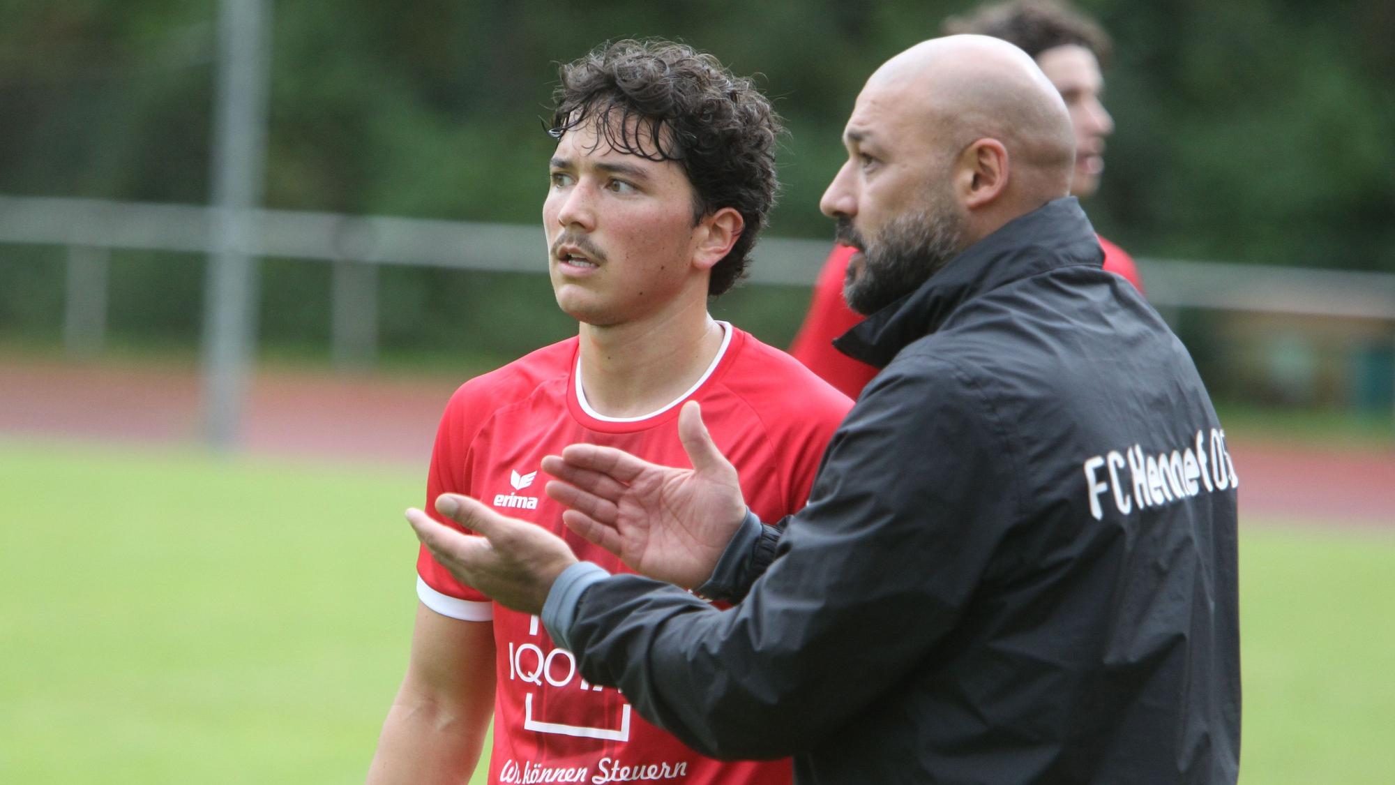 Trainer Ahmet Inal und Luah Mahessa vom FC Hennef 05.