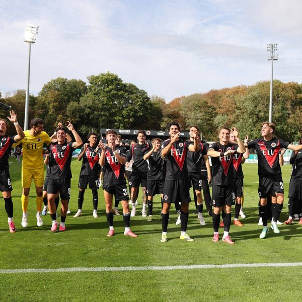 19.09.2026, xsefx, Fußball, FC Viktoria Köln - FC Ingolstadt 04, 3.Liga, Sportpark Höhenberg, 7. Spieltag, Saison 2026 2027: Viktoria Köln feiert den 3:0 Sieg vor der Fantribüne DFB regulations prohibit any use of photographs as image sequences and or quasi-video. Nordrhein-Westfalen Deutschland *** September 19, 2026, xsefx, Soccer, FC Viktoria Köln vs. FC Ingolstadt 04, 3. Liga, Sportpark Höhenberg, Matchday 7, 20262027 season. Viktoria Köln celebrates its 30 victory in front of the fan stand. DFB regulations prohibit any use of photographs as image sequences and/or quasi-video. North Rhine-Westphalia, Germany