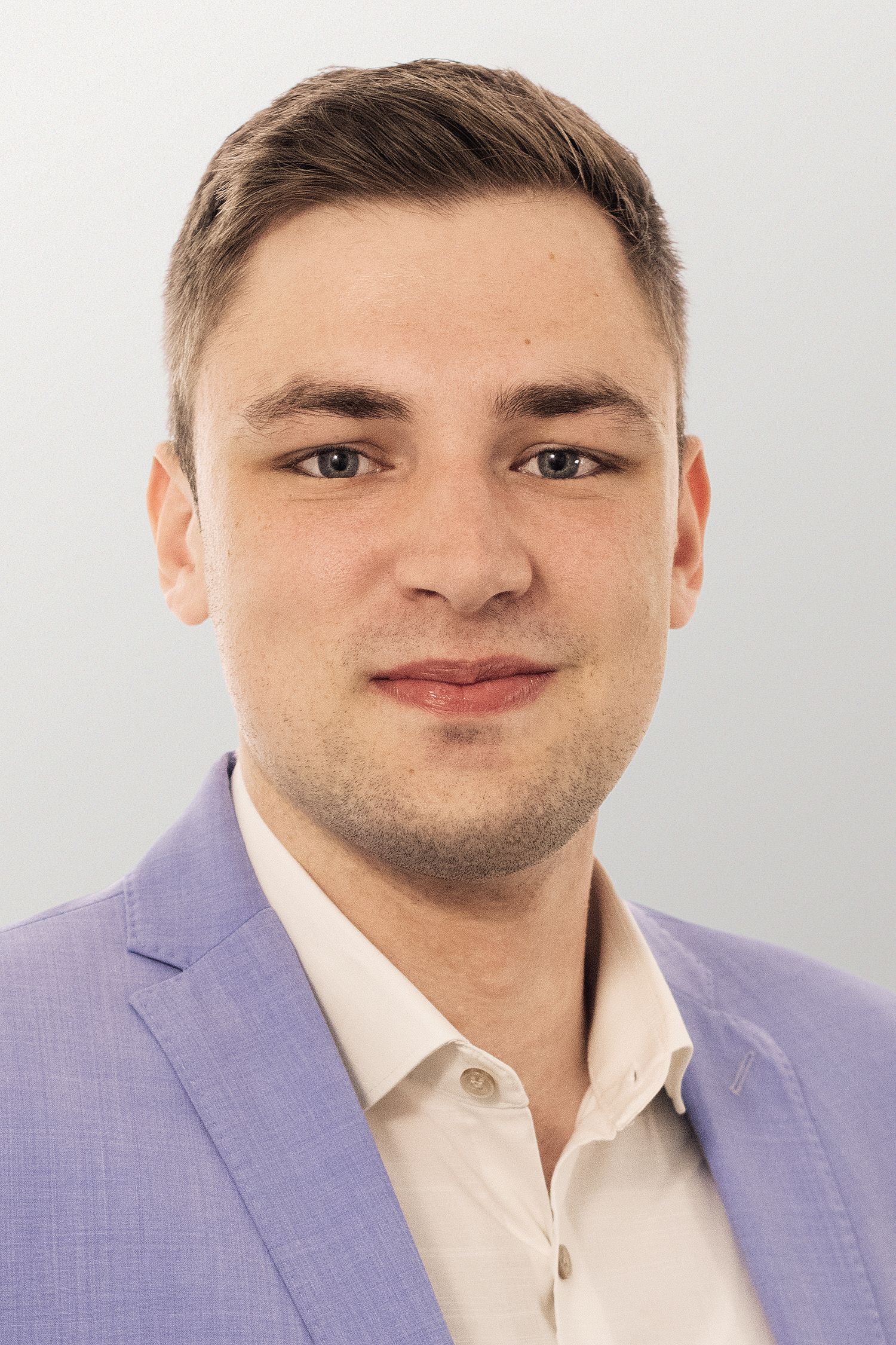 Das Bild zeigt die FDP-Landtagskandidaten Lukas Krüger.