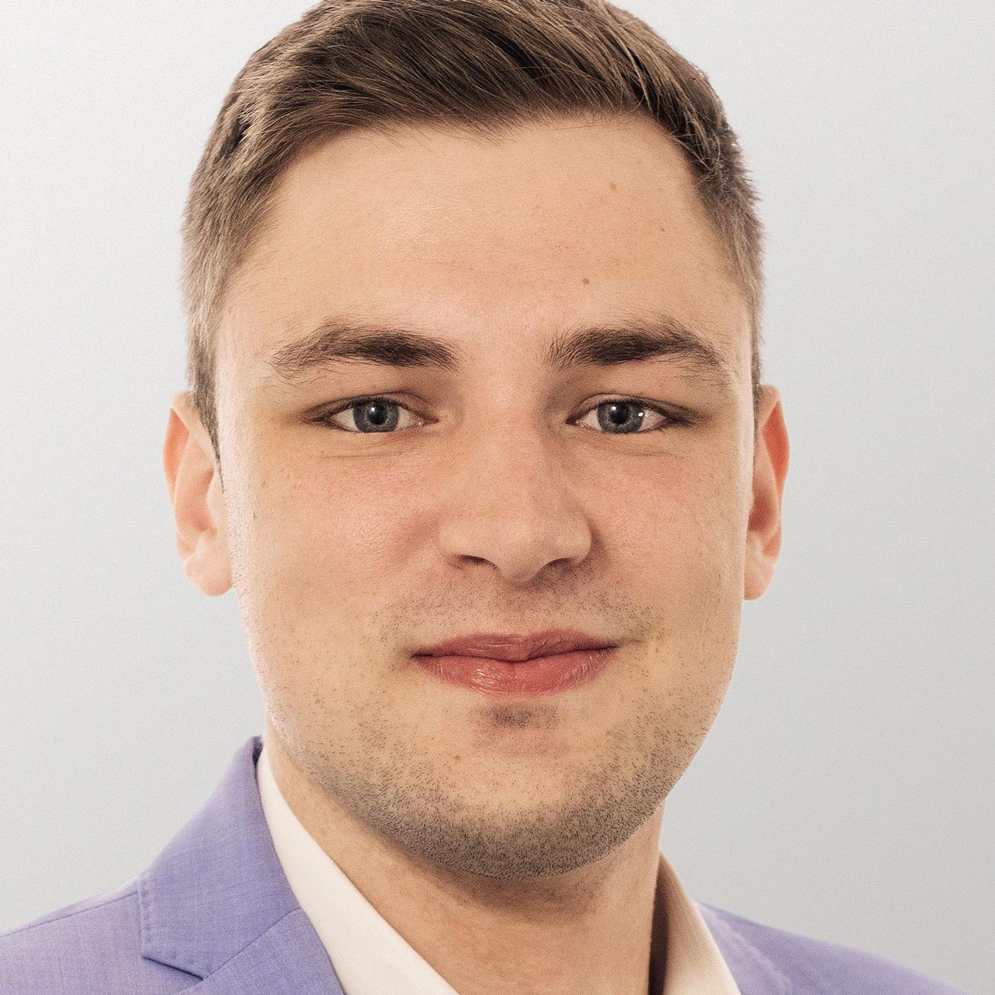 Das Bild zeigt die FDP-Landtagskandidaten Lukas Krüger.