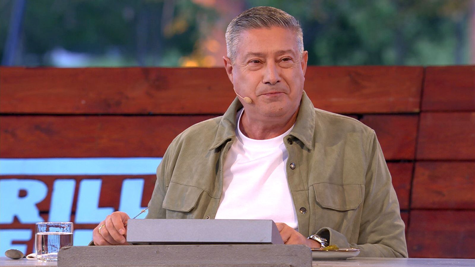 Wird bei „Grill den Henssler“ immer mehr zum „Naserümpfer der Jury“: Joachim Llambi fand auch diesmal wieder was auszusetzen.  (Bild: RTL)