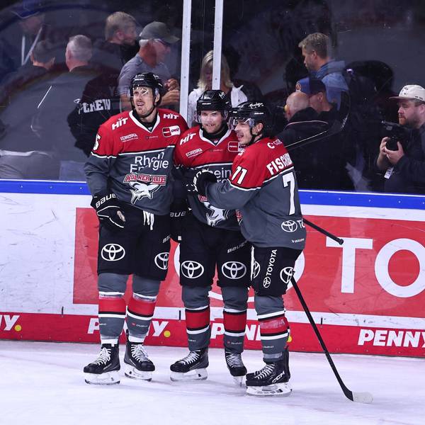 Louis-Marc Aubry Koelner Haie, 15, Valtteri Kemilaeinen Koelner Haie, 13 und Daniel Fischbuch Koelner Haie, 71, von links freuen sich ueber das Tor zum 4:3 durch Kemilaeinen GER, Kölner Haie vs Loewen Frankfurt, Eishockey, PENNY DEL, 2. Spieltag, Spielzeit 2026/2027, 20.09.2026 GER, Kölner Haie vs Loewen Frankfurt, Eishockey, PENNY DEL, 2. Spieltag, Spielzeit 2026/2027, 20.09.2026 Koeln *** Louis Marc Aubry Cologne Sharks, 15, Valtteri Kemilaeinen Cologne Sharks, 13, and Daniel Fischbuch Cologne Sharks, 71, from left to right, celebrate Kemilaeinens goal that made it 43 GER, Cologne Sharks vs. Frankfurt Lions, ice hockey, PENNY DEL, Matchday 2, 20262027 season, September 20, 2026 GER, Kölner Haie vs. Löwen Frankfurt, Ice Hockey, PENNY DEL, Matchday 2, 20262027 season, September 20, 2026, Cologne Copyright: xEibner-Pressefoto/RenexWeissx EP_RWS