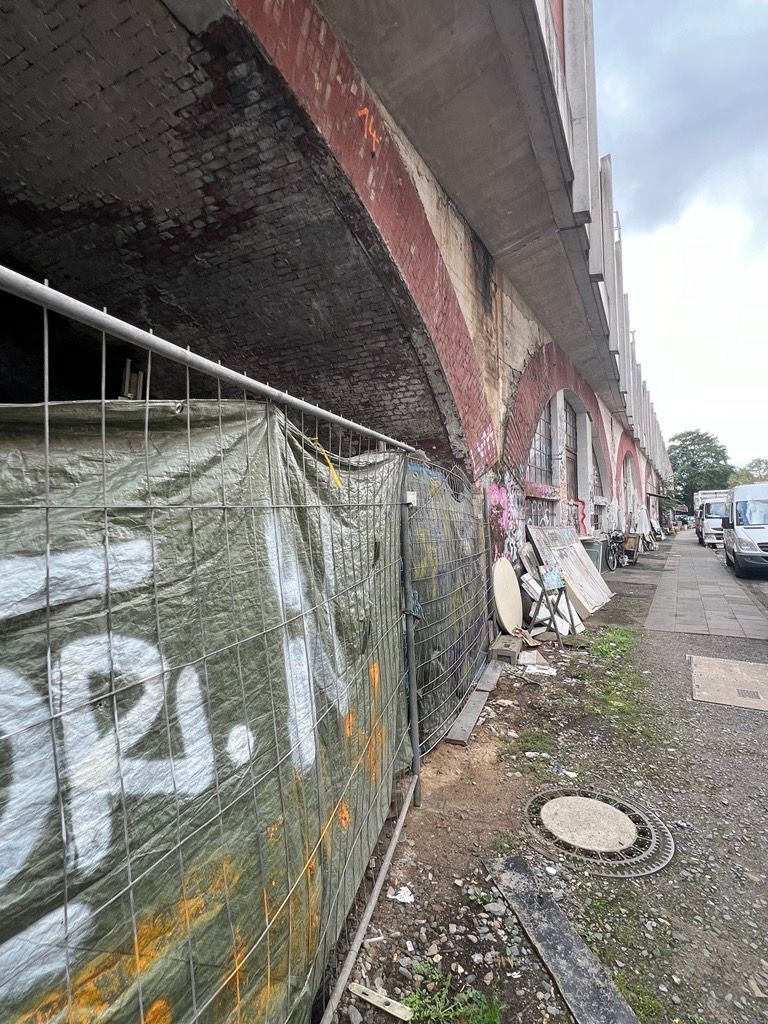 Bahnbögen Ehrenfeld Hüttenstraße im September 2026