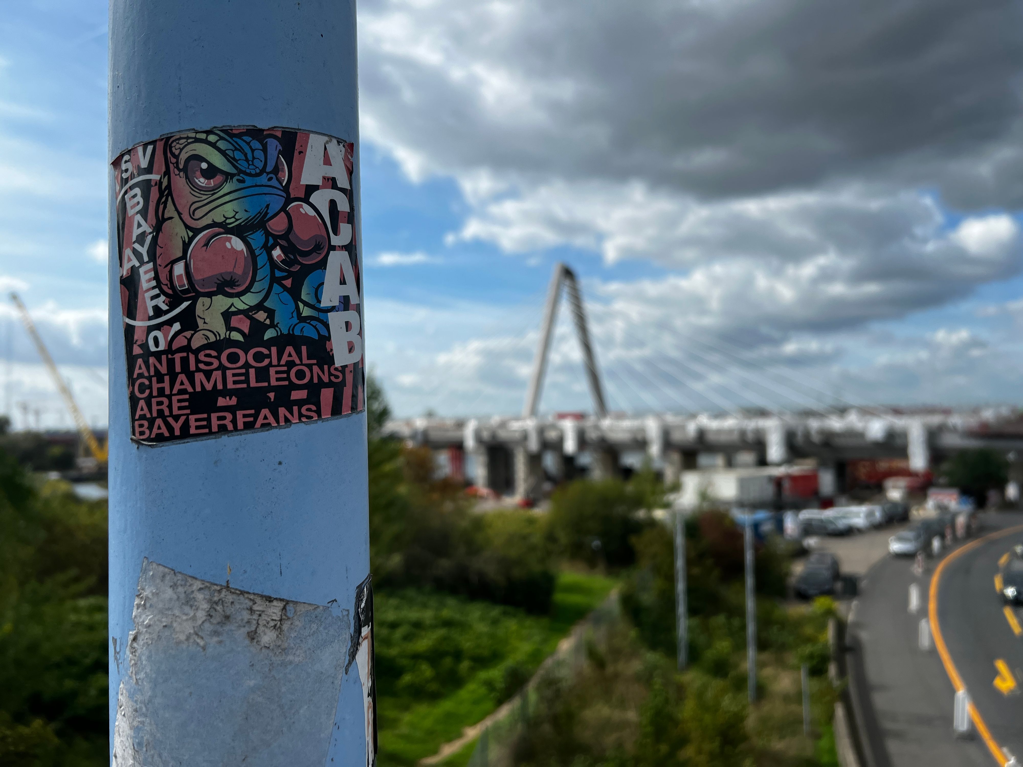 Aufkleber Leverkusener Ultras mit ACAB-Schriftzug. Bild: Ralf Krieger
