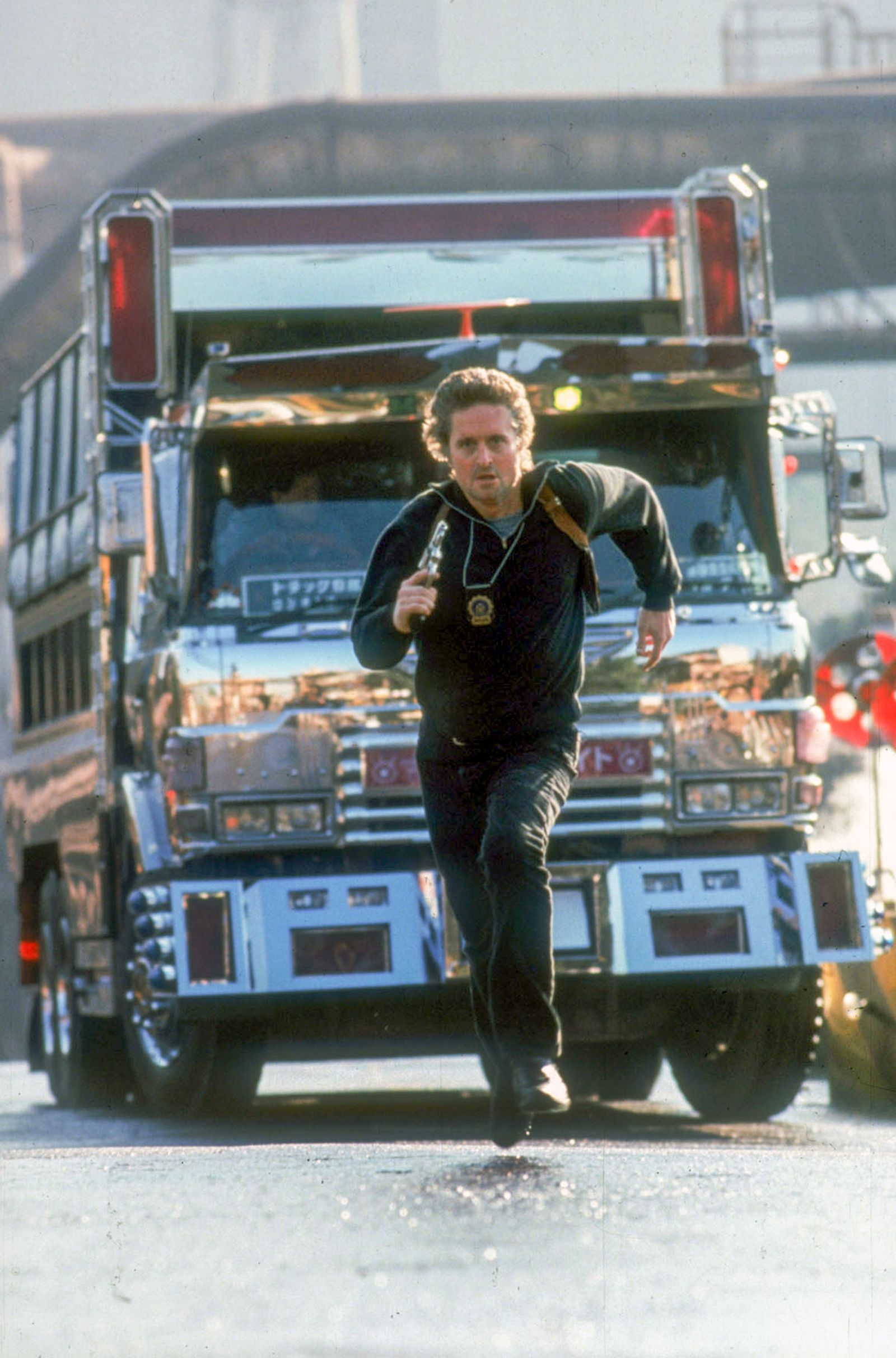Der hartgesottene Cop Nick Conklin (Michael Douglas) gerät auf der Jagd nach dem Yakuza-Killer Sato zwischen die Fronten zweier rivalisierender Banden.  (Bild: Paramount Pictures)
