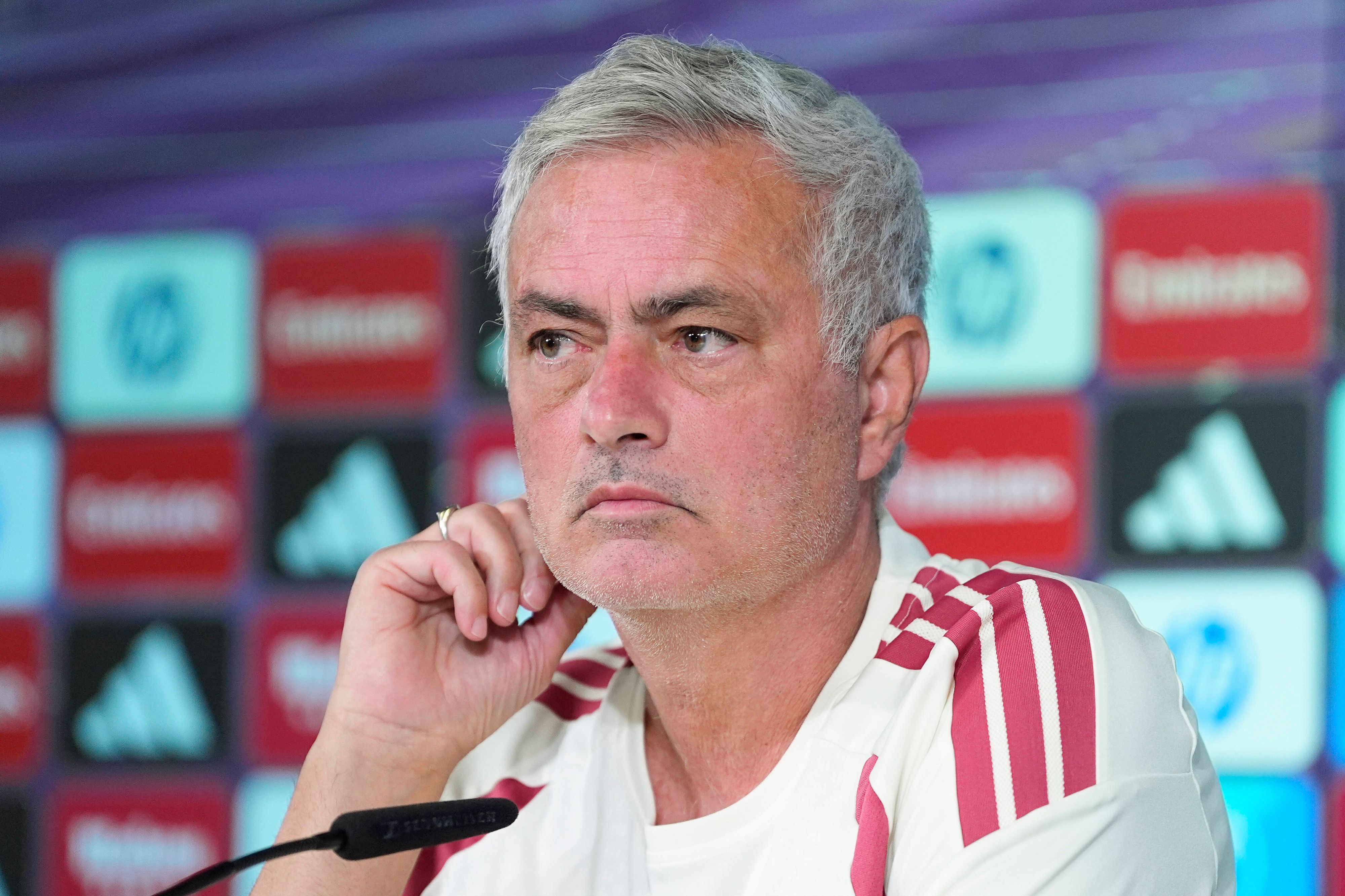 Jose Mourinho auf einer Pressekonferenz.