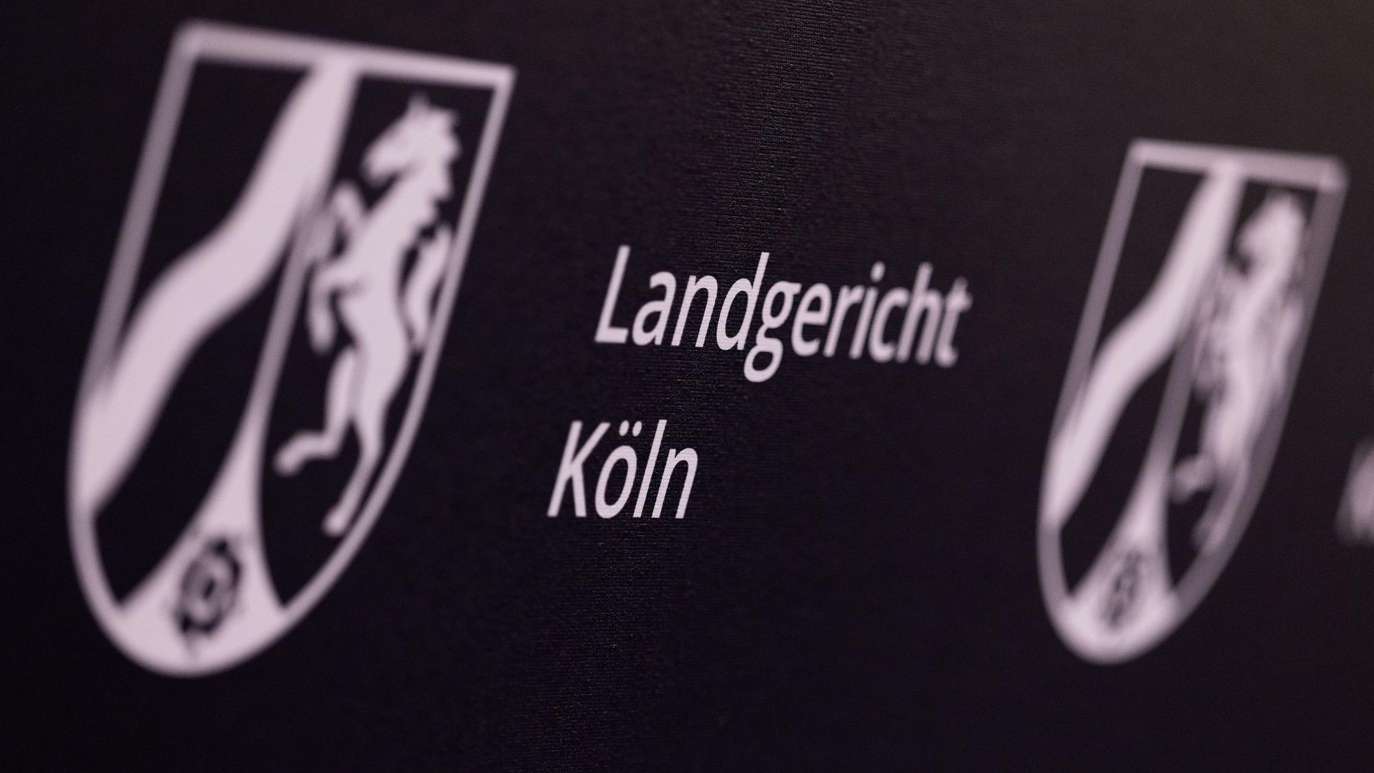 ARCHIV - 20.02.2026, Nordrhein-Westfalen, Köln: Blick auf das Logo des Landgerichts. (zu dpa: «Geplanter Mord auf Mallorca: Mutter und Tochter verurteilt») Foto: Rolf Vennenbernd/dpa +++ dpa-Bildfunk +++