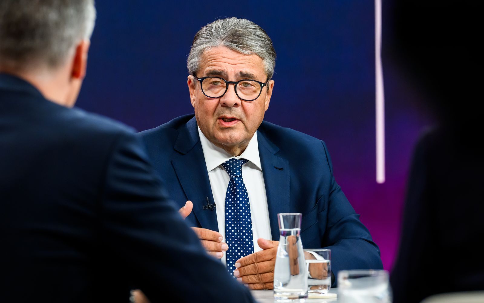 Sigmar Gabriel ließ kein gutes Wort an der Berliner SPD und warnte ausdrücklich vor einem Regierungsbündnis mit Linken: „Würde mit keiner antisemitischen Partei koalieren“. (Bild: ZDF/Svea Pietschmann )