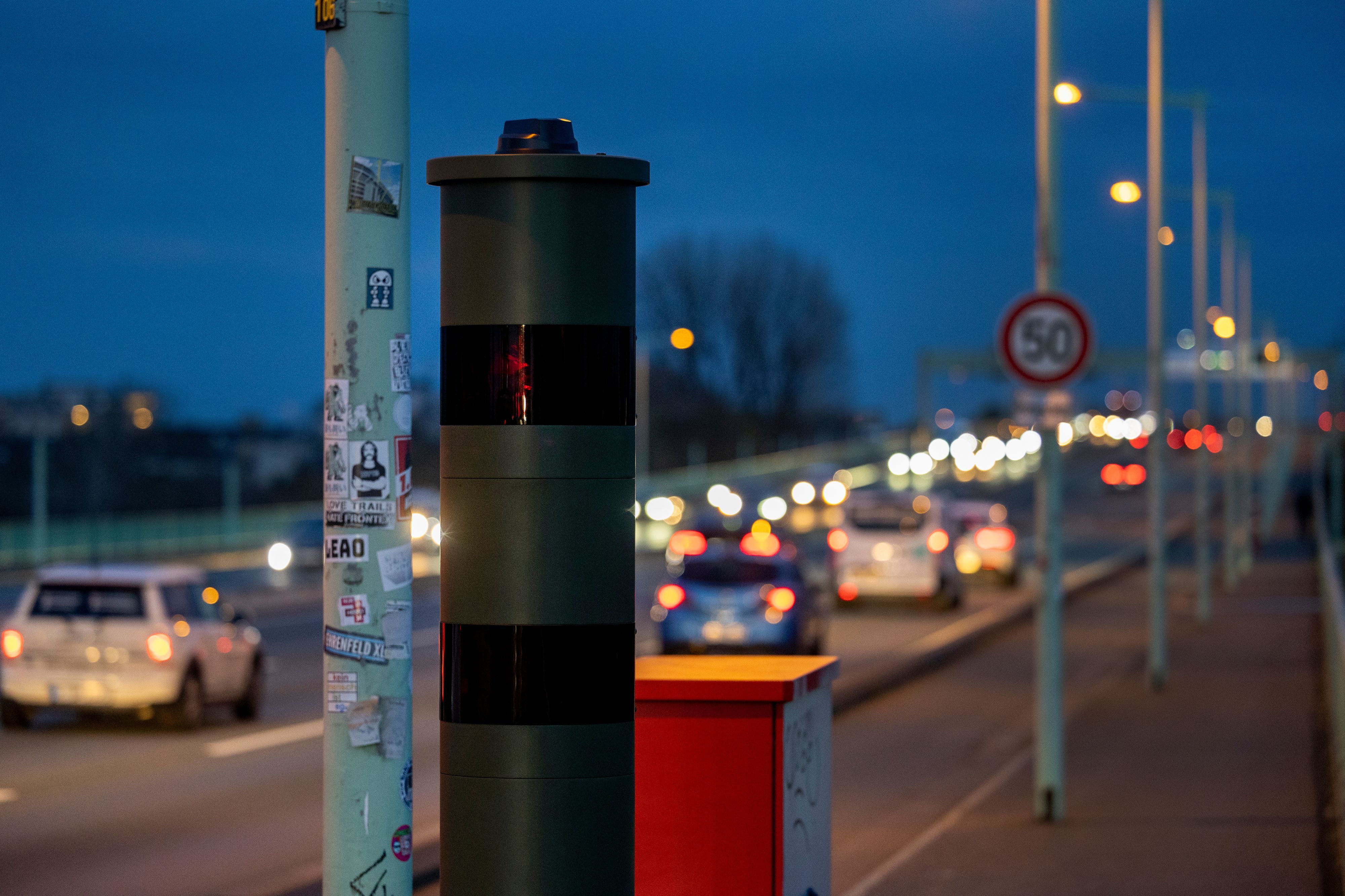 Die Blitzer auf der Zoobrücke.