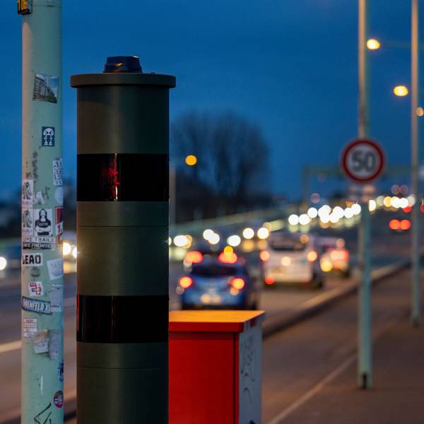 Die Blitzer auf der Zoobrücke.