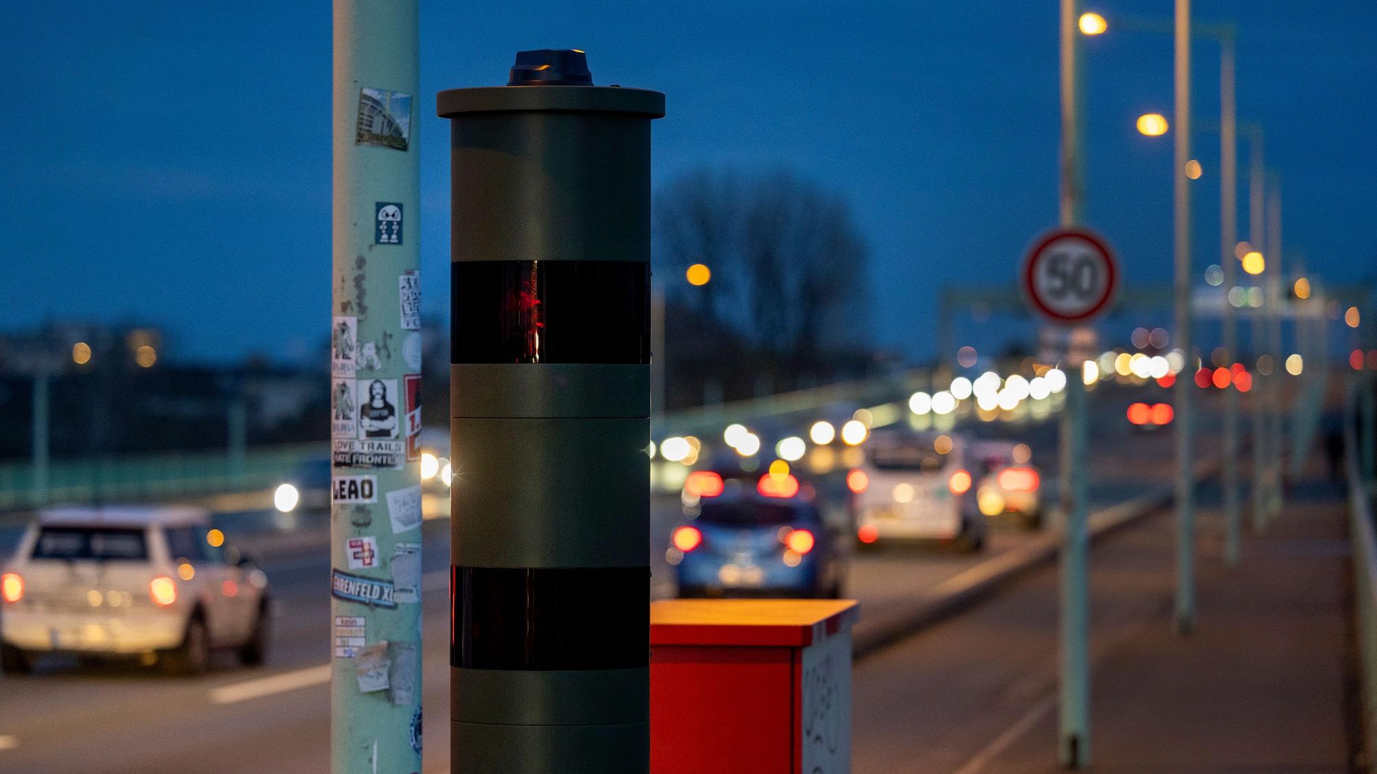 Die Blitzer auf der Zoobrücke.