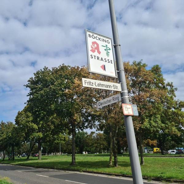Zu sehen ist das Straßenschild Fritz-Lehmann-Str. in Köln-Mülheim.
