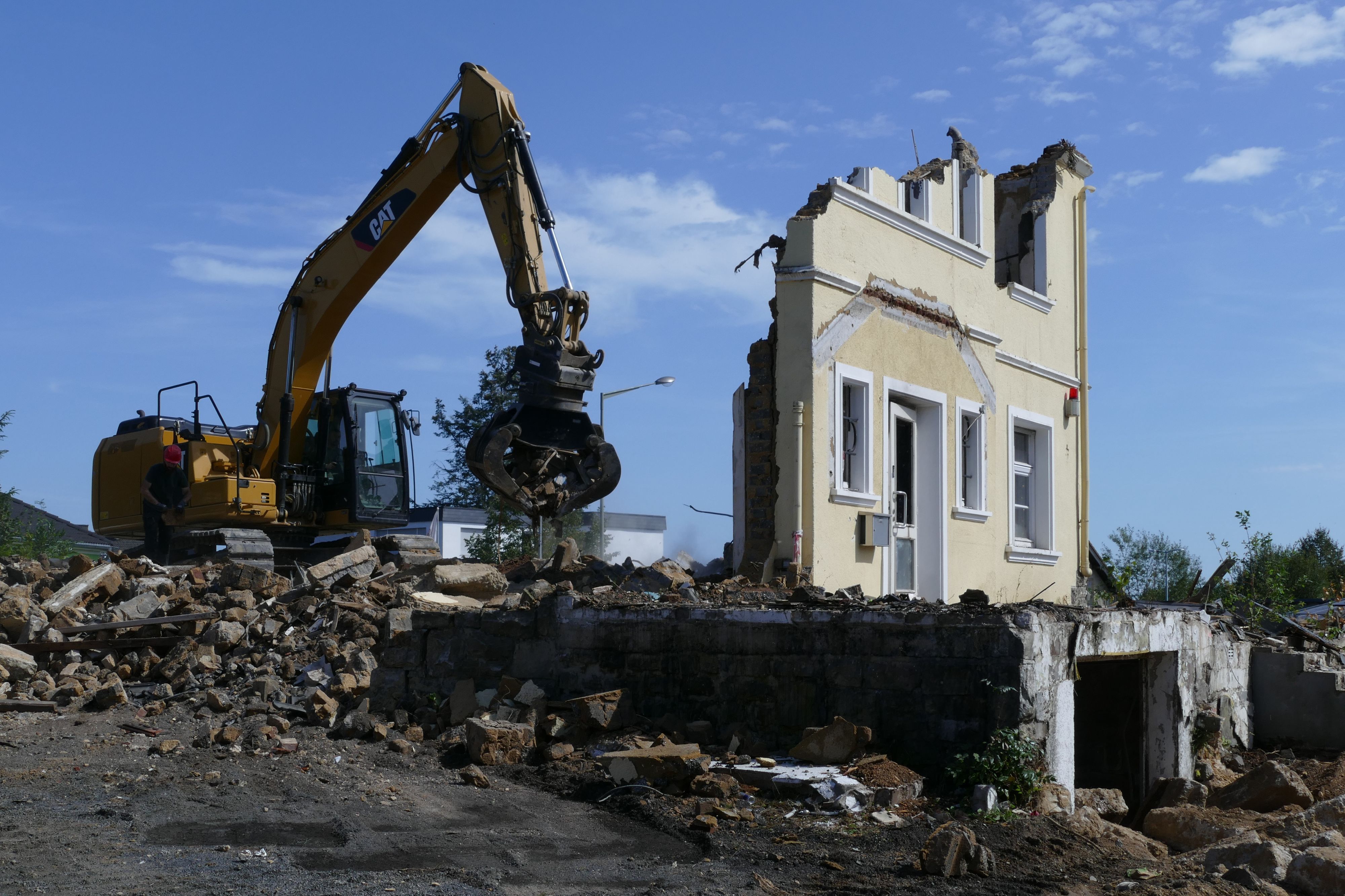 Das ehemalige „Haus im Park“ in Neunkirchen-Seelscheid wurde Ende August abgerissen.