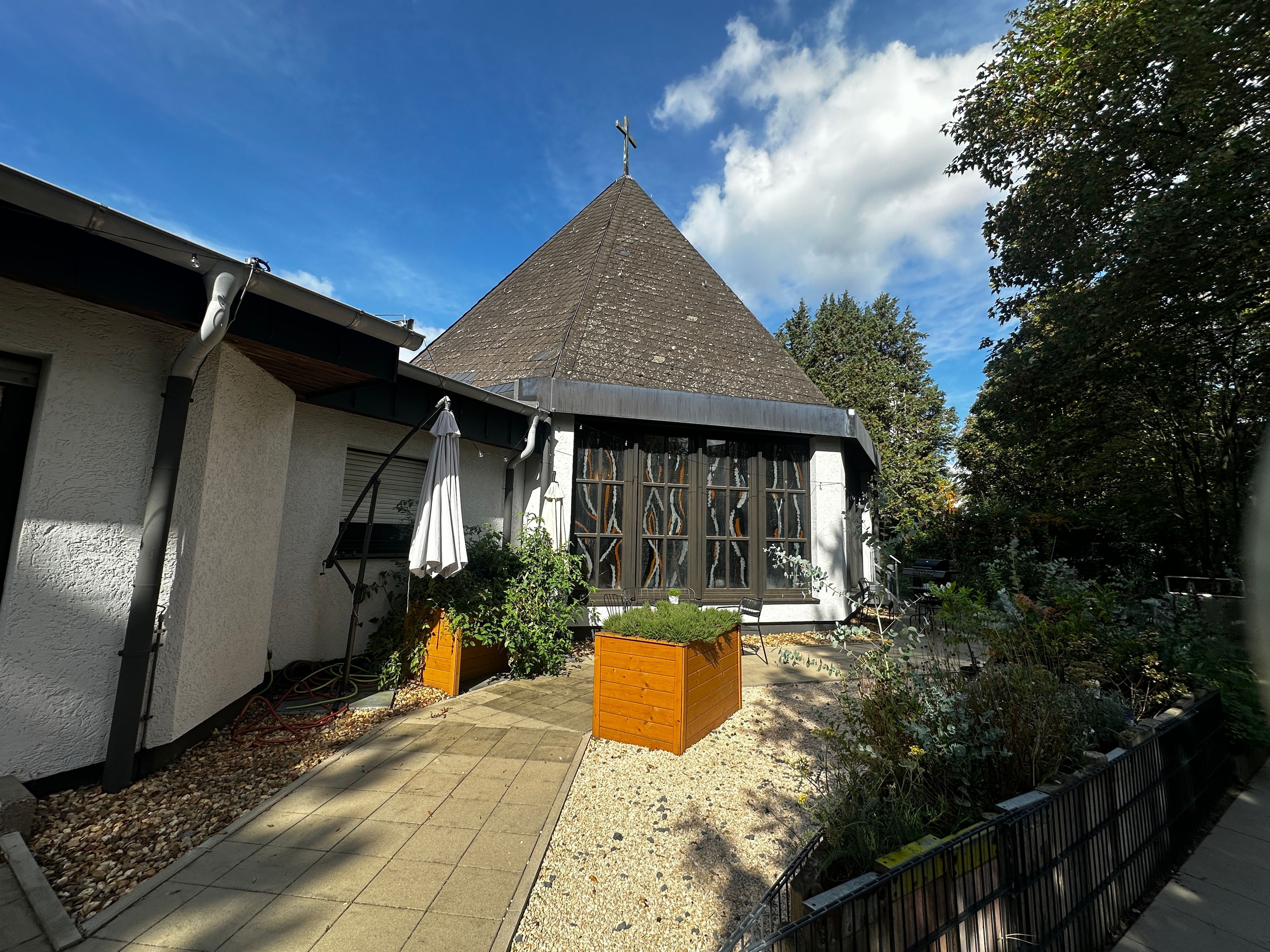 Der Garten gehört zur Thomas-Begegnungsstätte in Meschenich.
