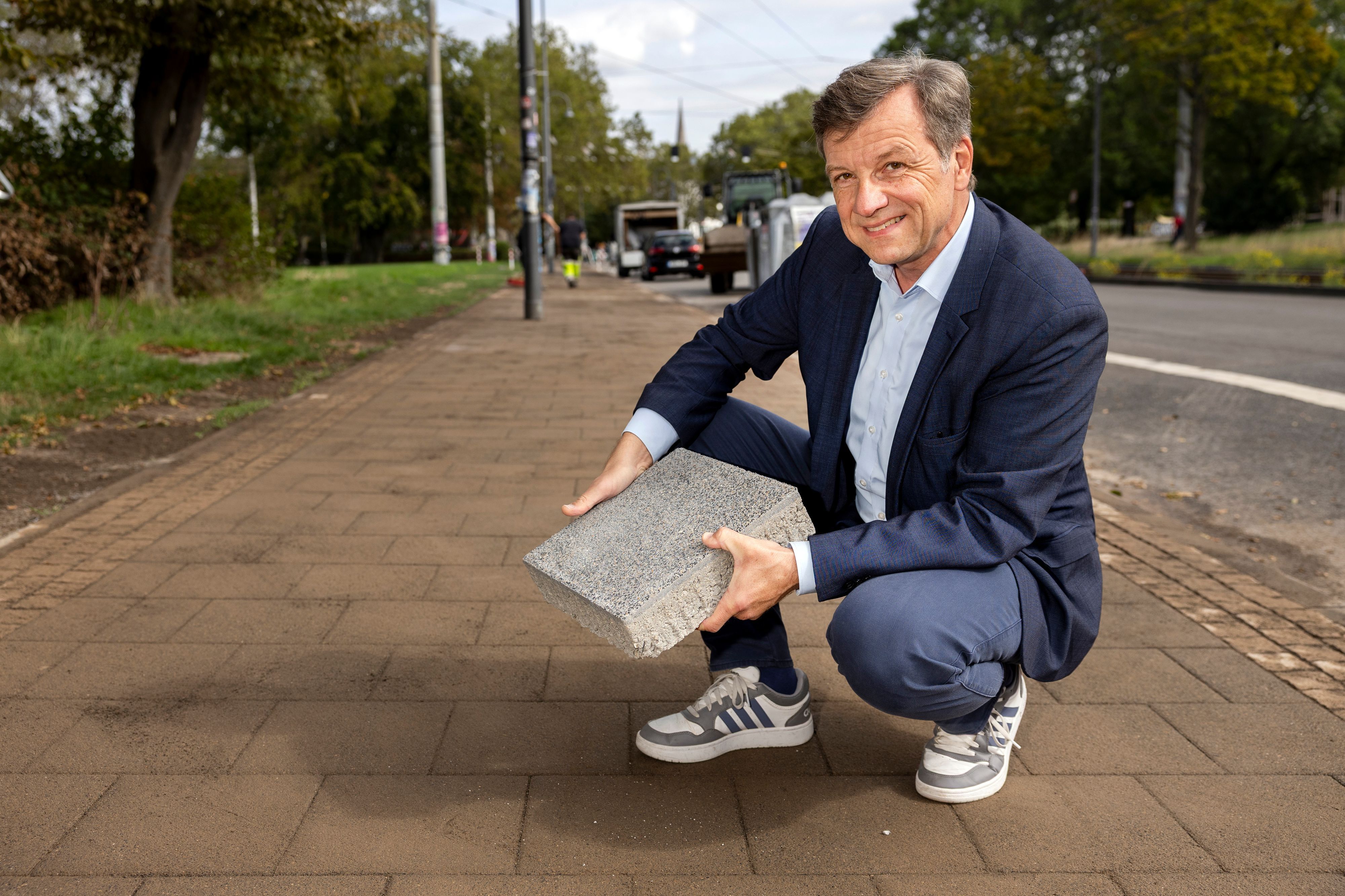 Ascan Egerer vom Mobilitätsdezernat der Stadt stellte das Pilotprojekt am Montag vor.