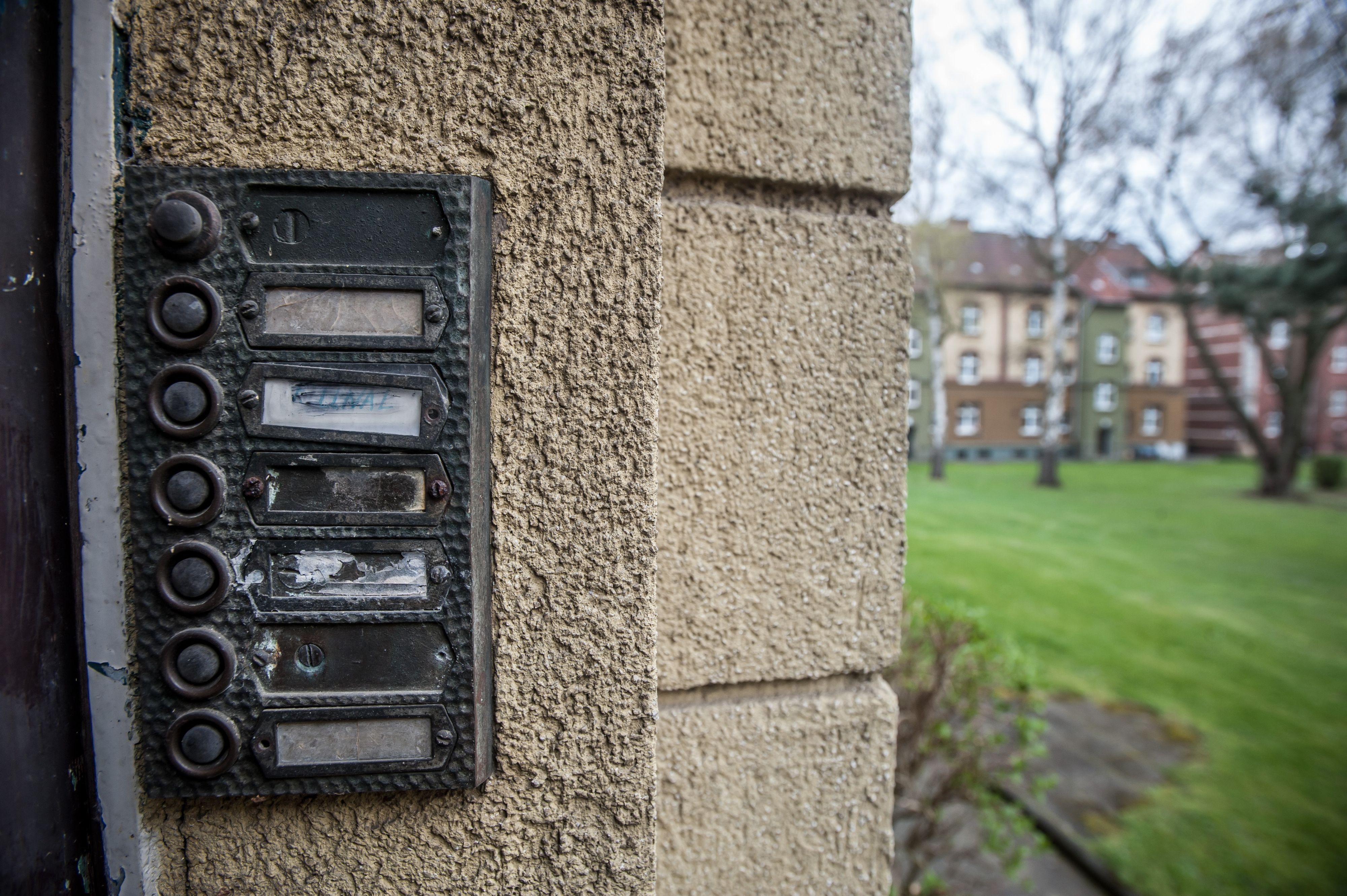 Wohnungen, Neustadt,Wohnungsleerstand, Leerstand. Klingelknöpfe Wilhelmstraße Foto: Ralf Krieger